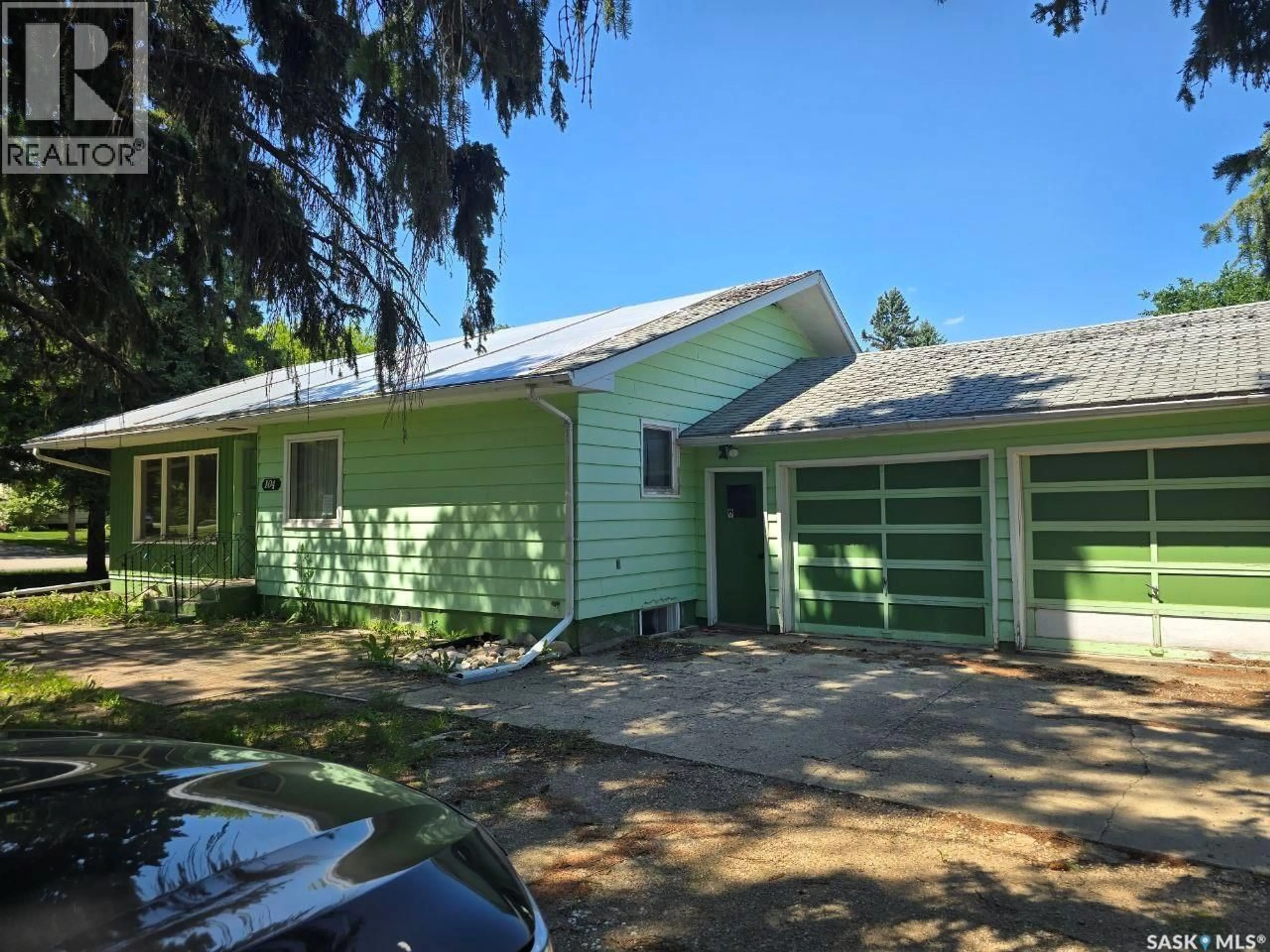 Home with vinyl exterior material, street for 104 REGIONAL PARK ROAD, Middle Lake Saskatchewan S0K0J9