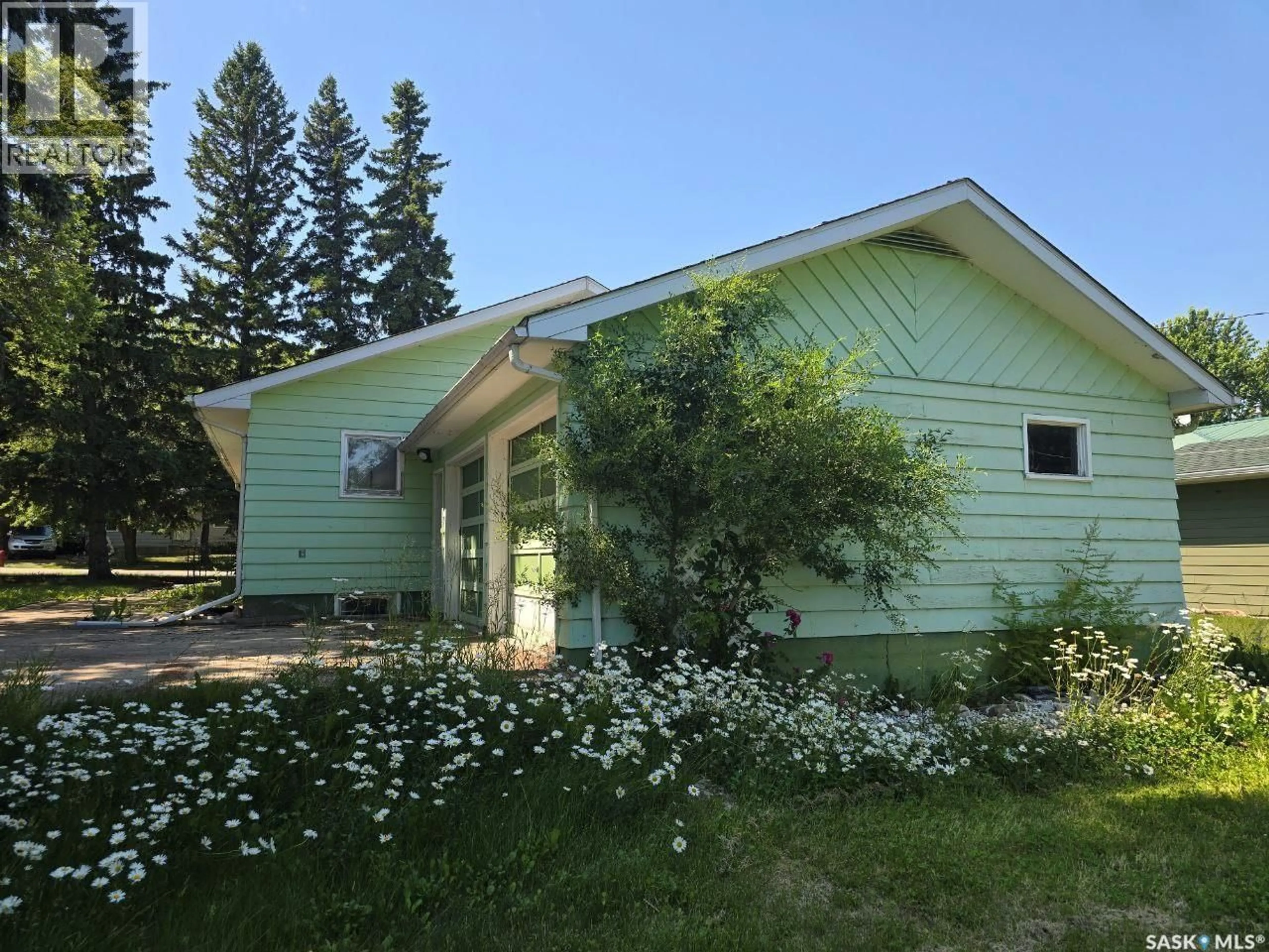 Home with vinyl exterior material, unknown for 104 REGIONAL PARK ROAD, Middle Lake Saskatchewan S0K0J9