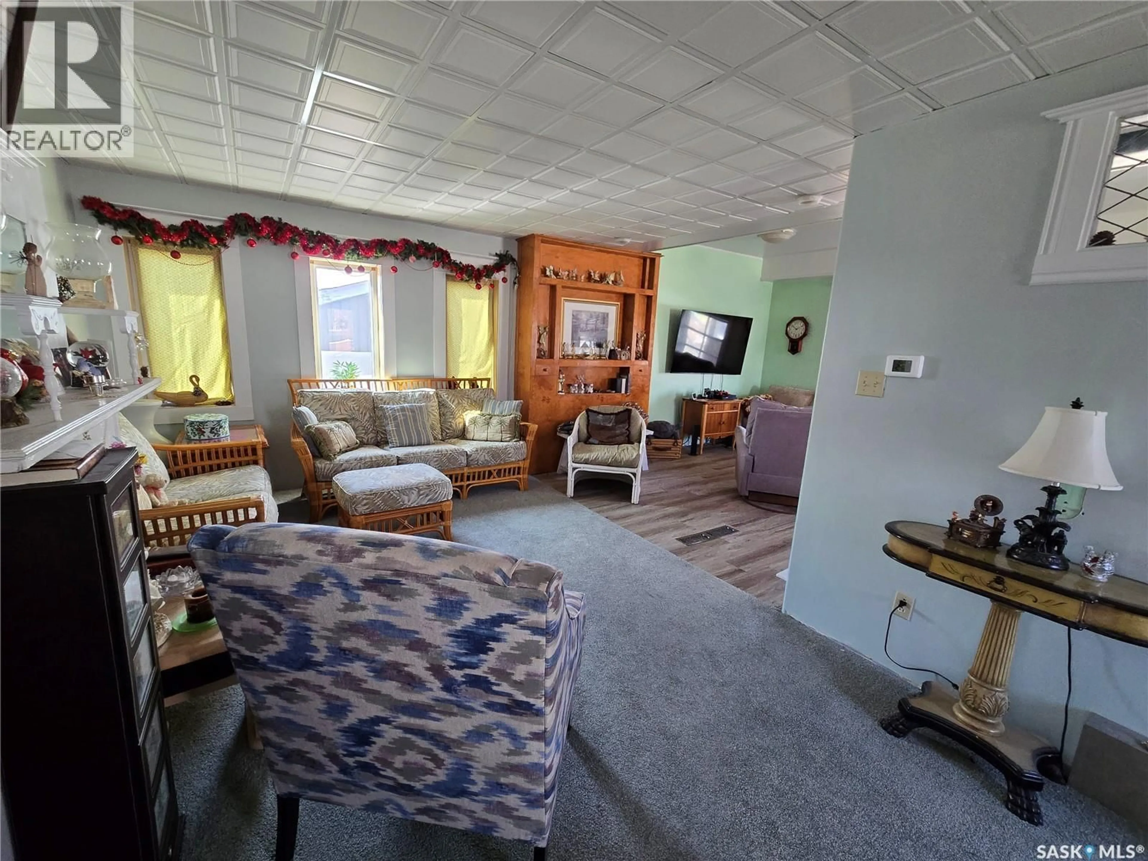 Living room with furniture, unknown for 41 7TH AVENUE, Swift Current Saskatchewan S9H2N2