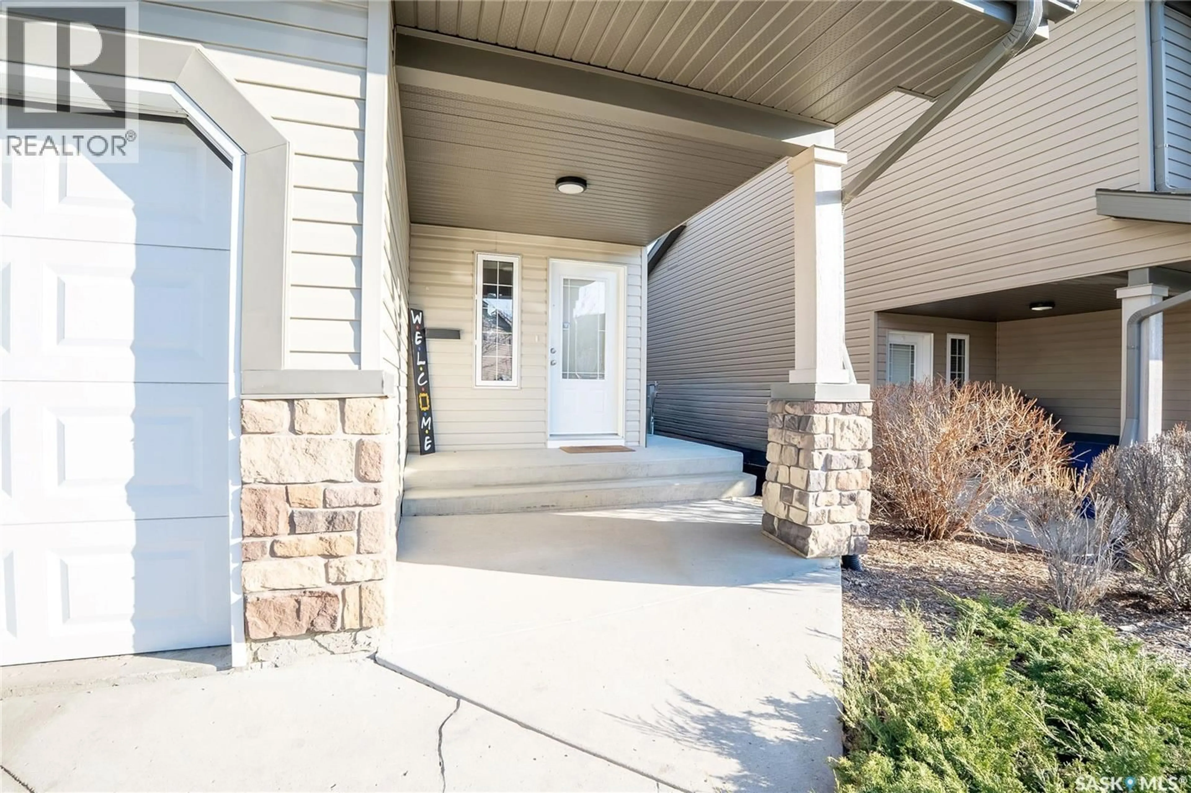 Indoor entryway for 143 615 STENSRUD ROAD, Saskatoon Saskatchewan S7W0A2