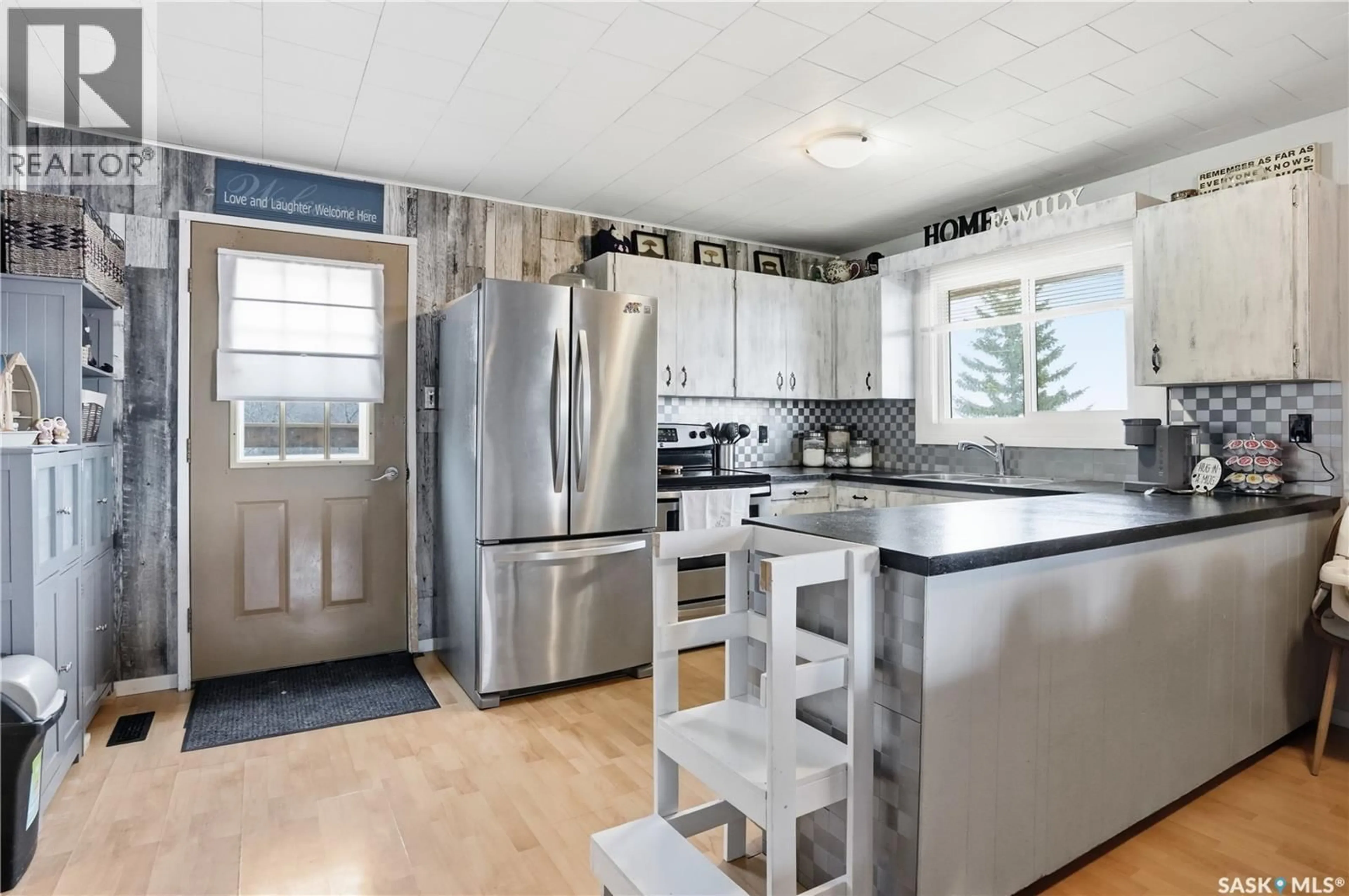 Open concept kitchen, unknown for 608 AURORA STREET, Saskatchewan Beach Saskatchewan S0G4L0