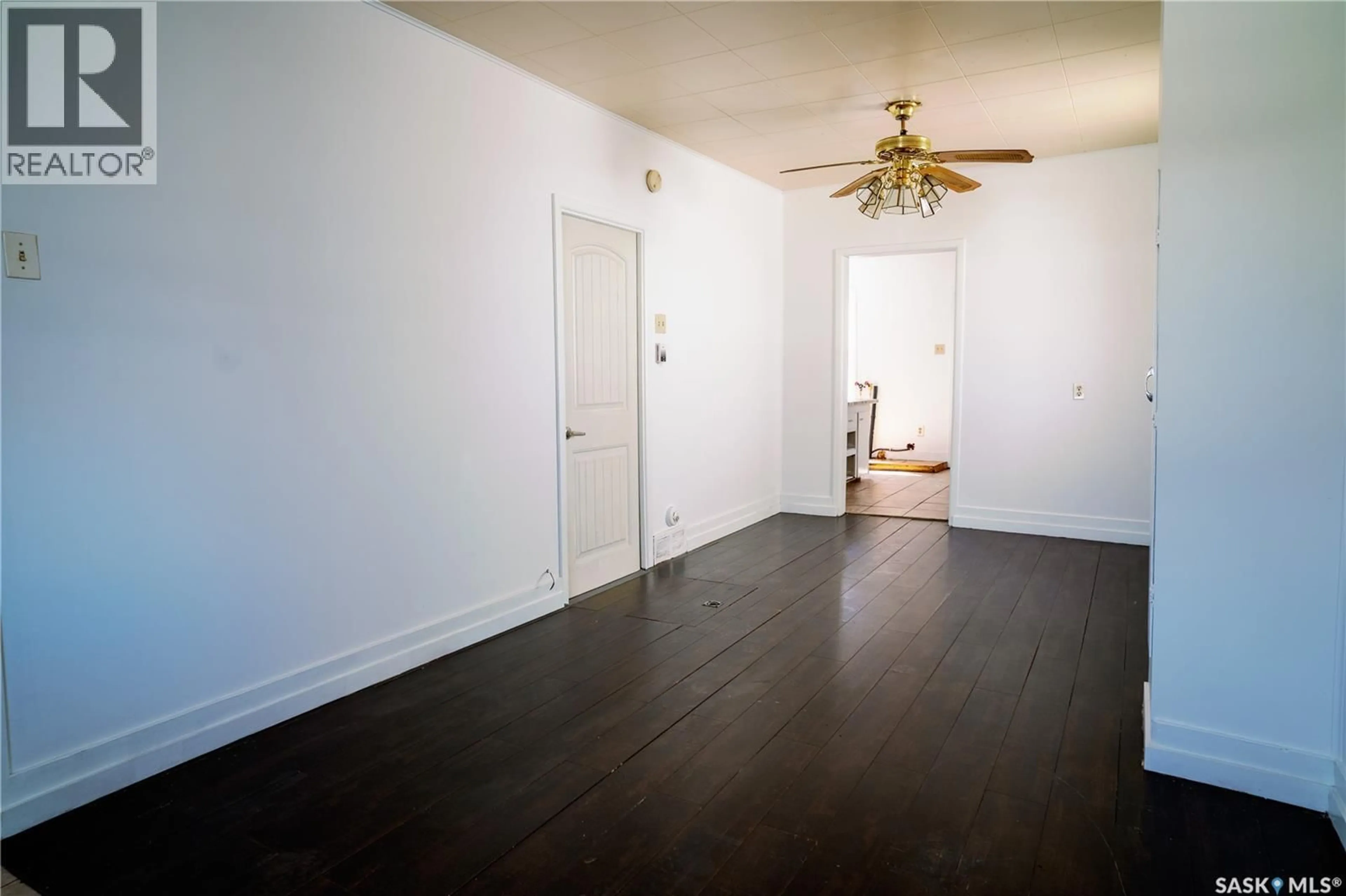 A pic of a room for 439 R AVENUE S, Saskatoon Saskatchewan S7M2Z4