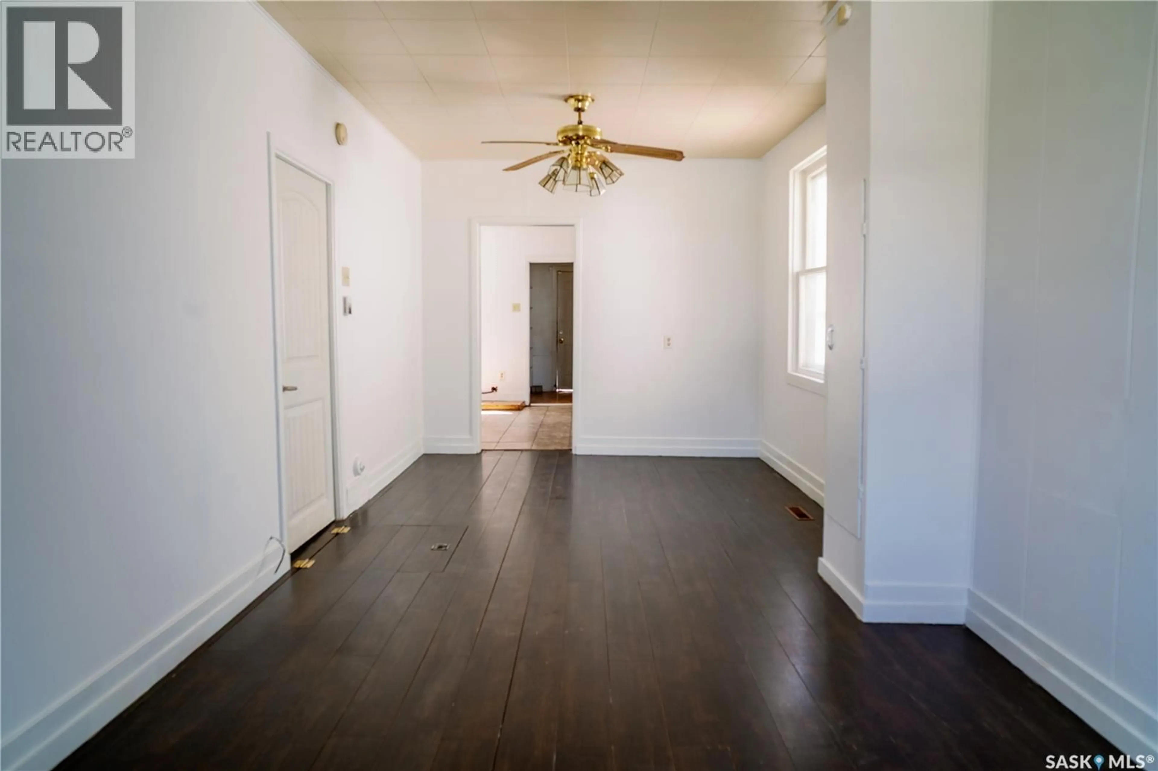 A pic of a room for 439 R AVENUE S, Saskatoon Saskatchewan S7M2Z4