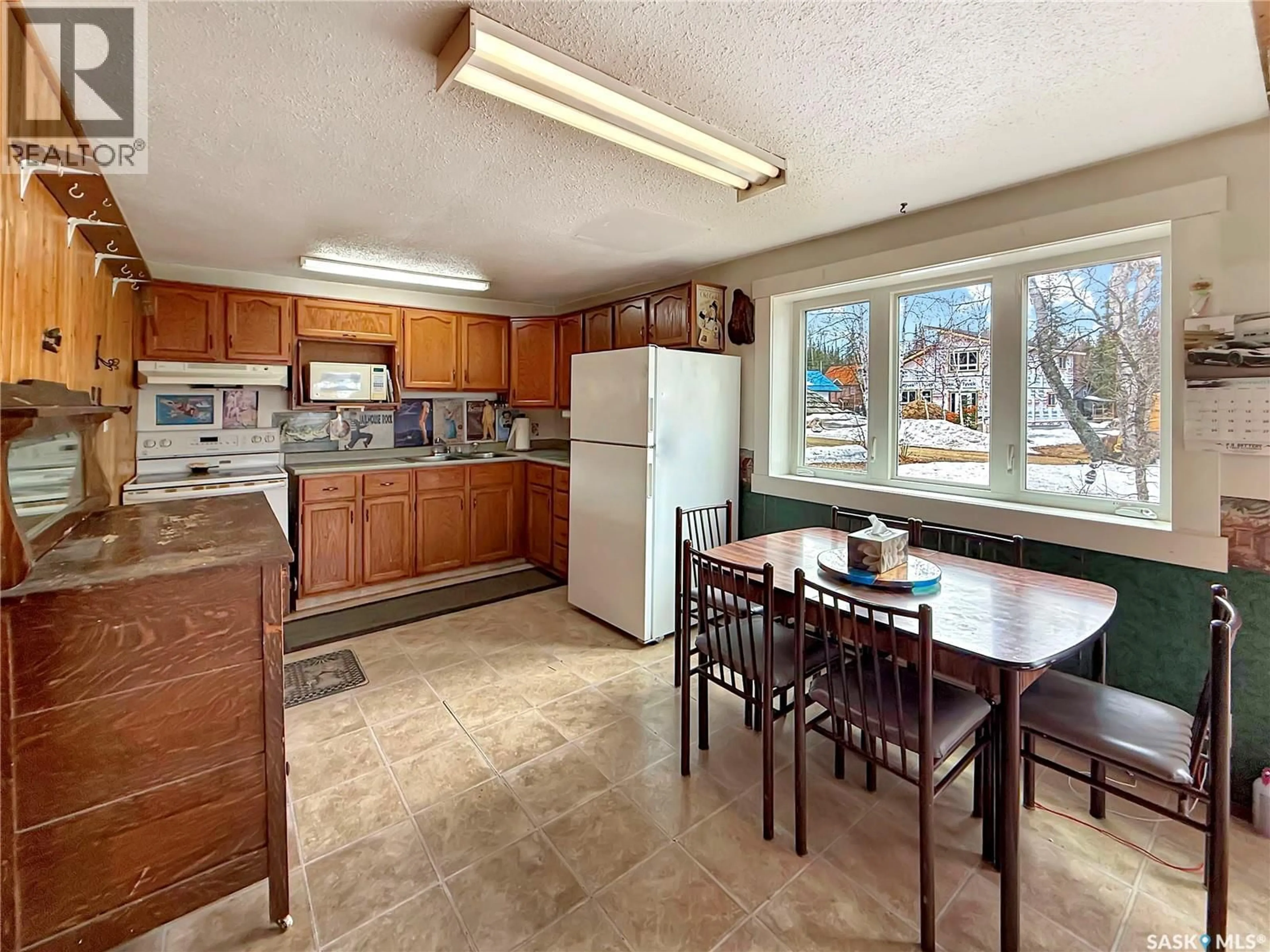 Standard kitchen, unknown for 903 BALSAM STREET, White Swan Lake Saskatchewan S0J3E0