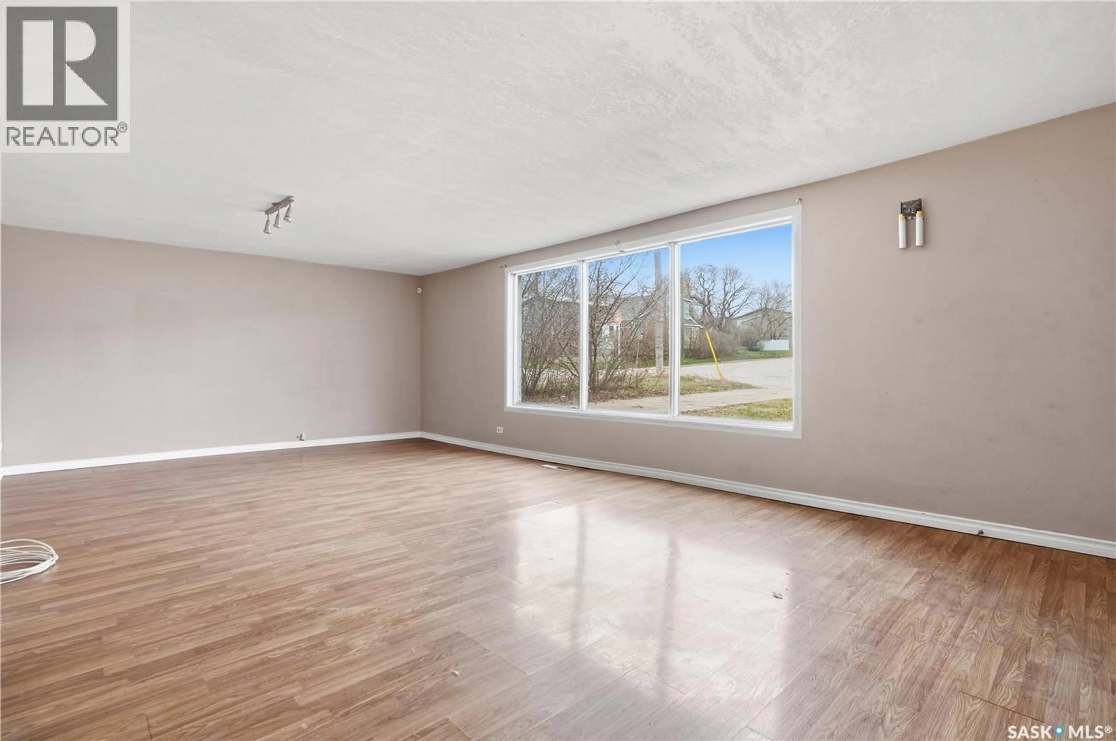 A pic of a room for W - 1065 STADACONA STREET, Moose Jaw Saskatchewan S6H2B1