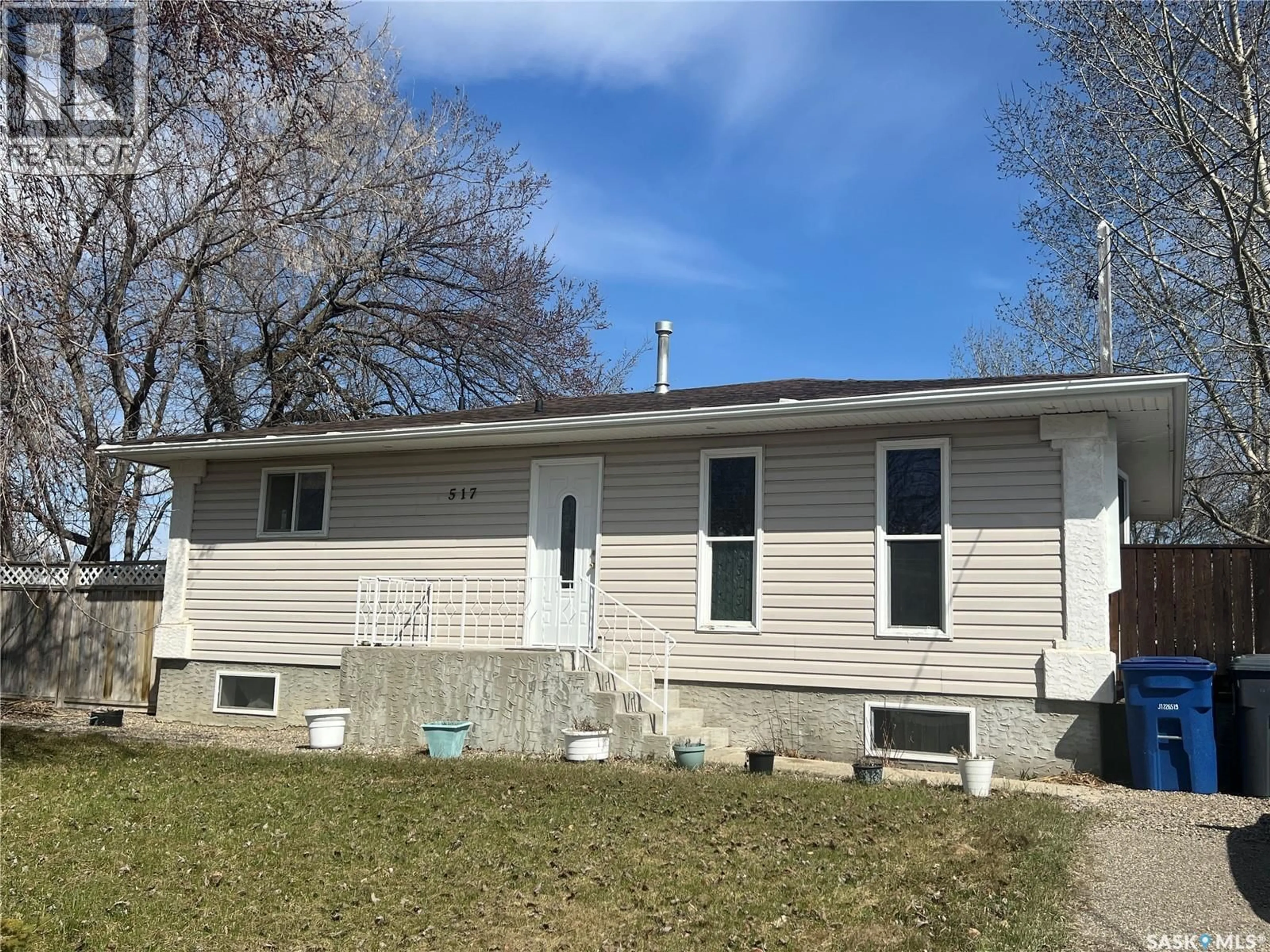 Home with vinyl exterior material, street for 517 LAKE STREET, Esterhazy Saskatchewan S0A0X0