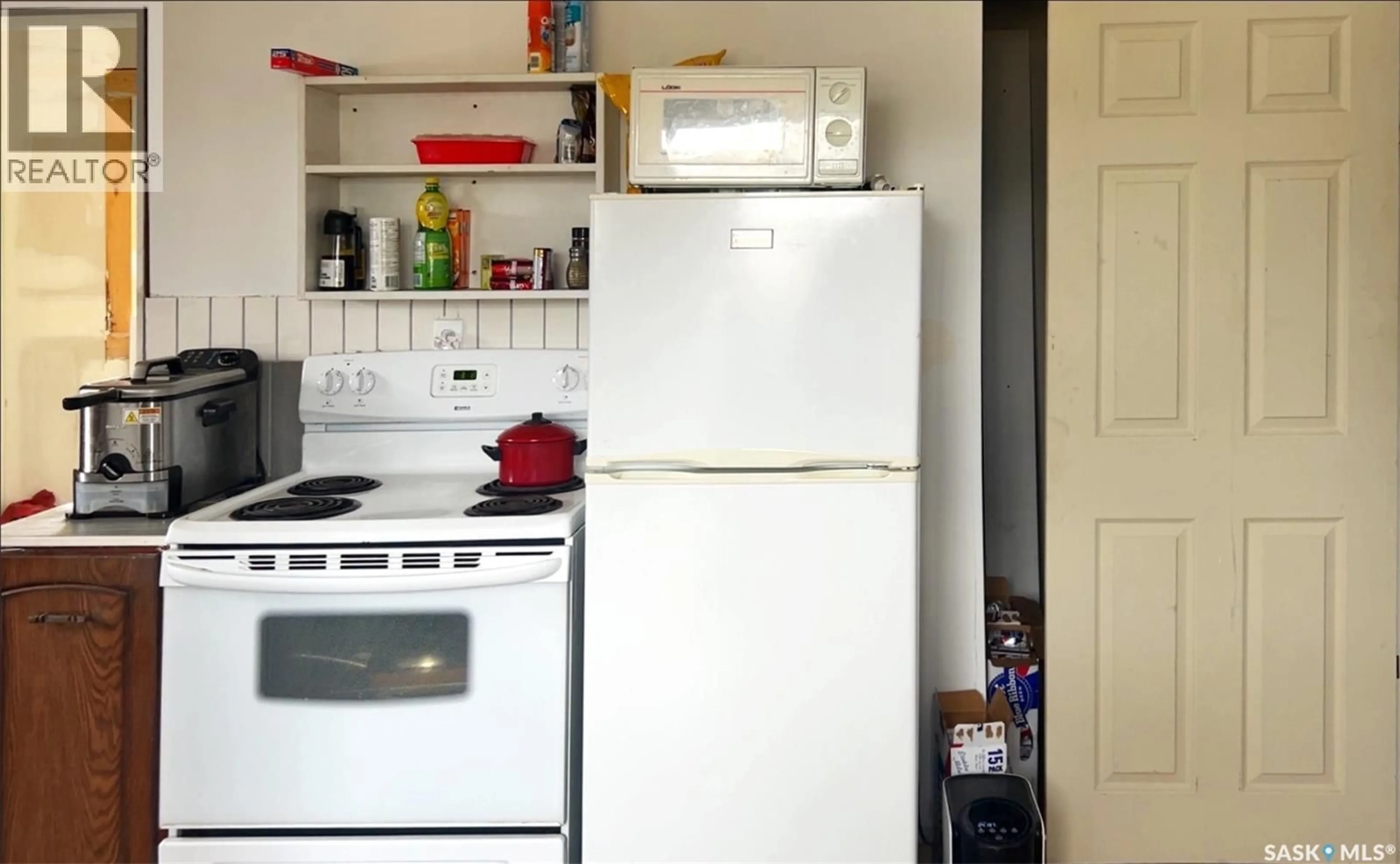 Standard kitchen, unknown for 58 5TH STREET, Preeceville Saskatchewan S0A3B0