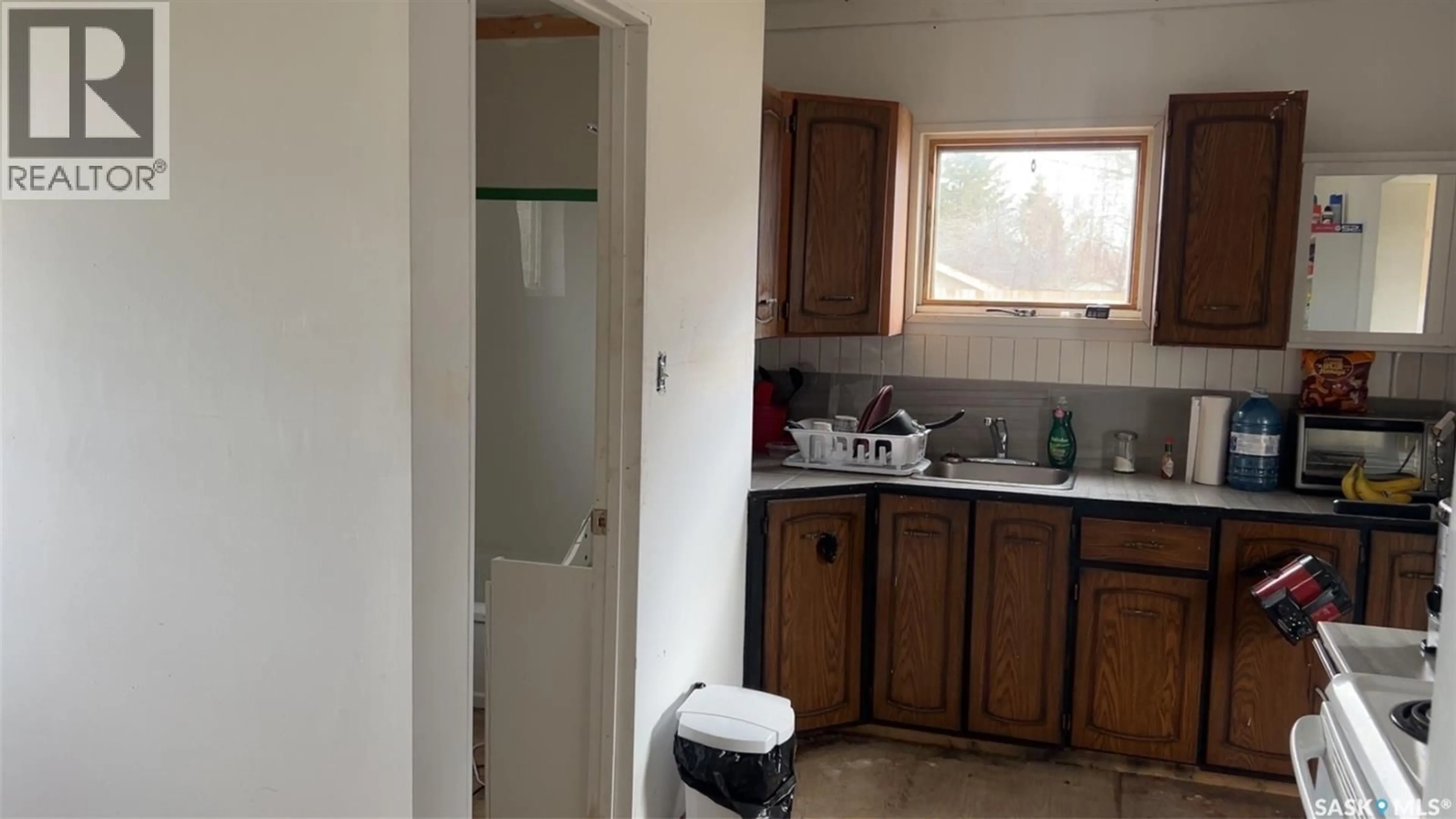 Standard kitchen, unknown for 58 5TH STREET, Preeceville Saskatchewan S0A3B0