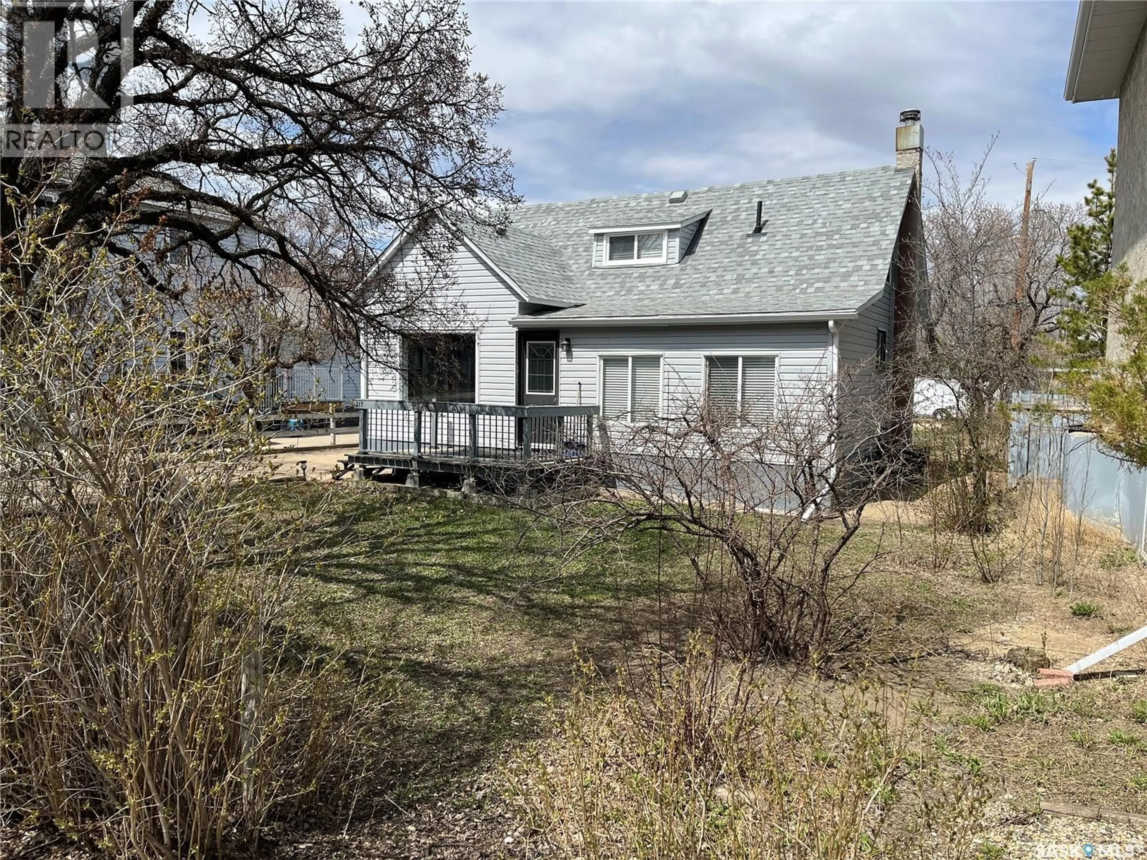 A pic from outside/outdoor area/front of a property/back of a property/a pic from drone, street for W - 217 4TH AVENUE, Gravelbourg Saskatchewan S0H1X0