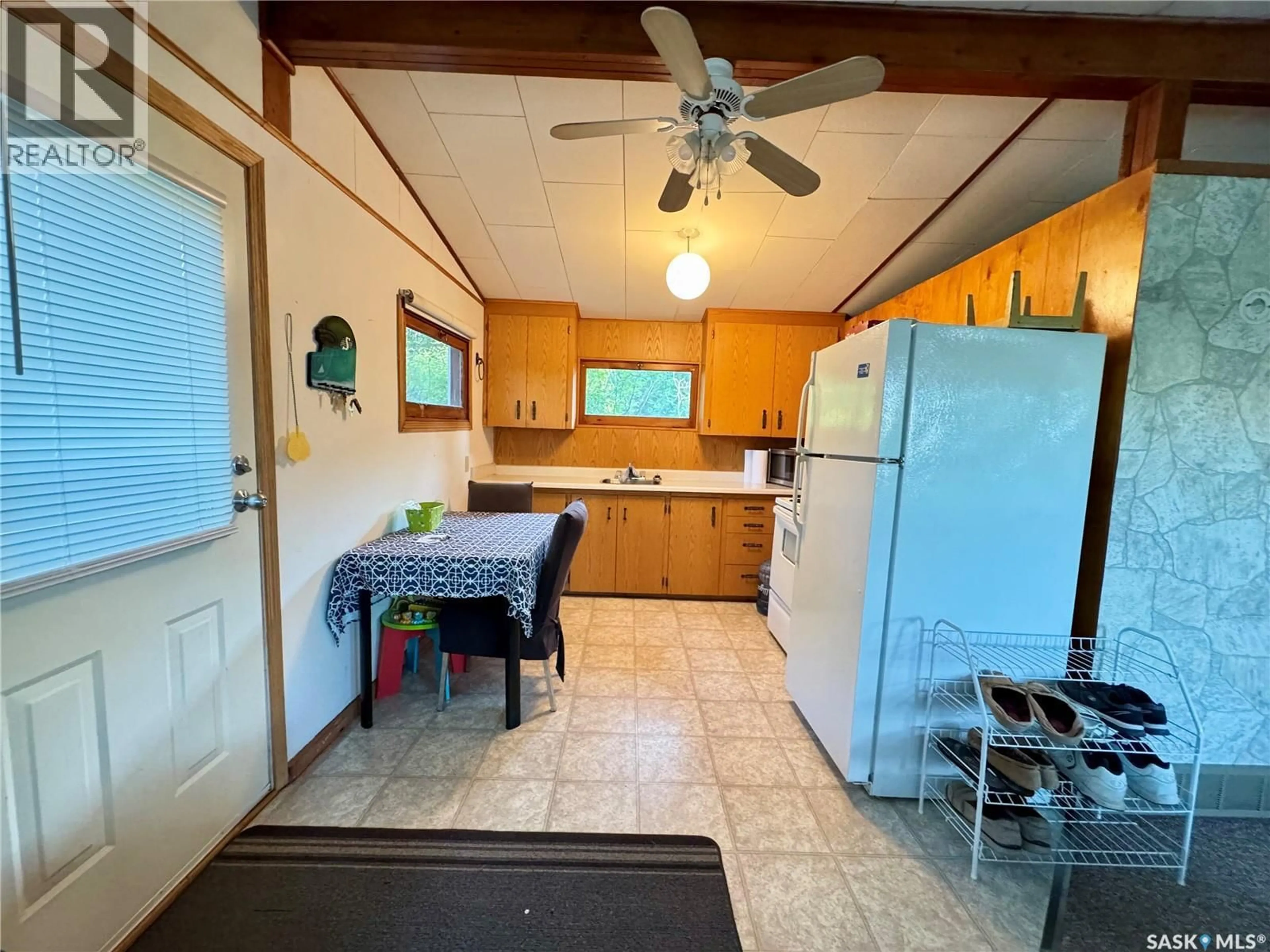 Standard kitchen, unknown for 1192 GRAND AVENUE, Buena Vista Saskatchewan S2V1A2