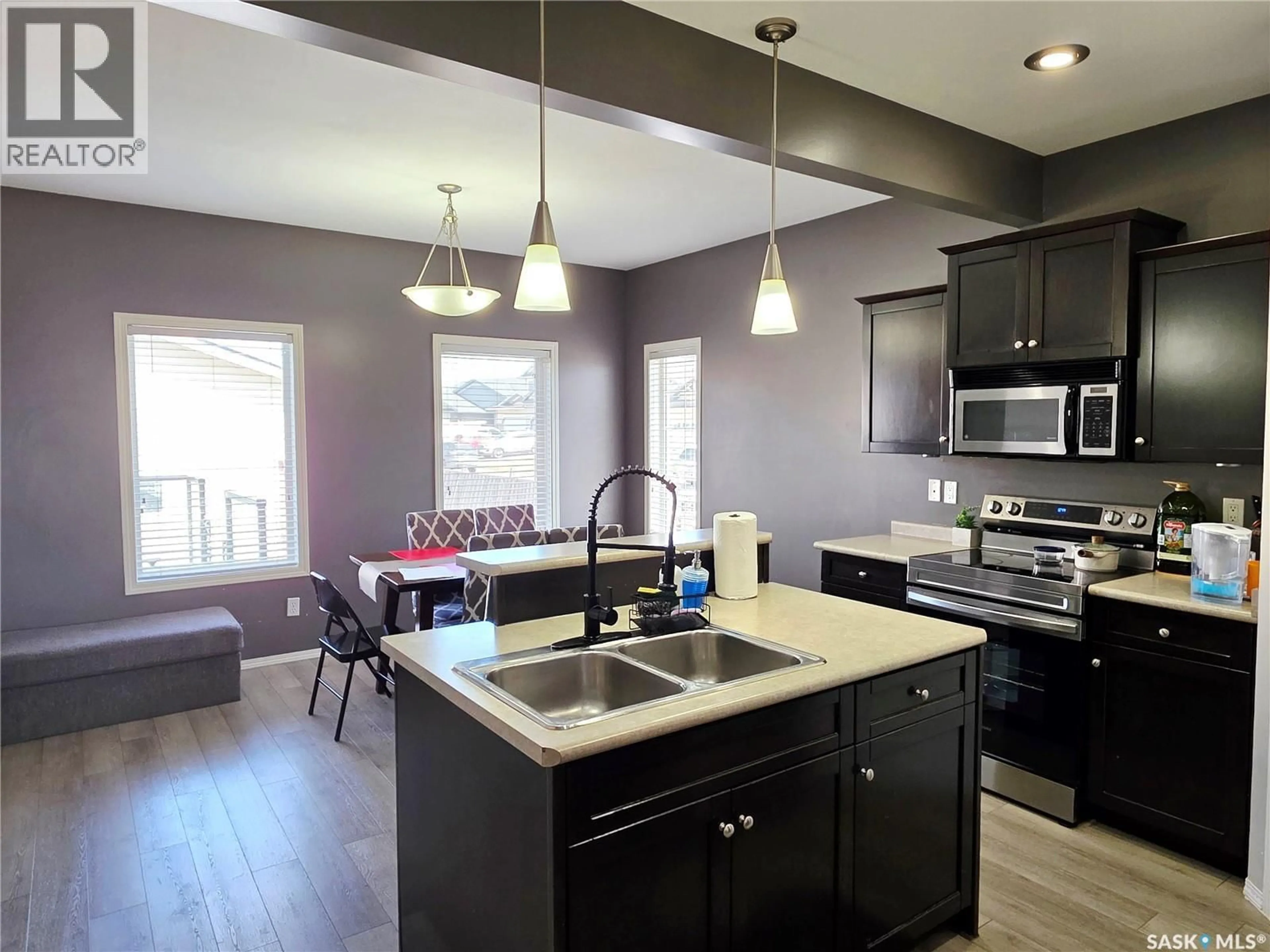 Open concept kitchen, unknown for 531 GORDON ROAD, Saskatoon Saskatchewan S7T0A7
