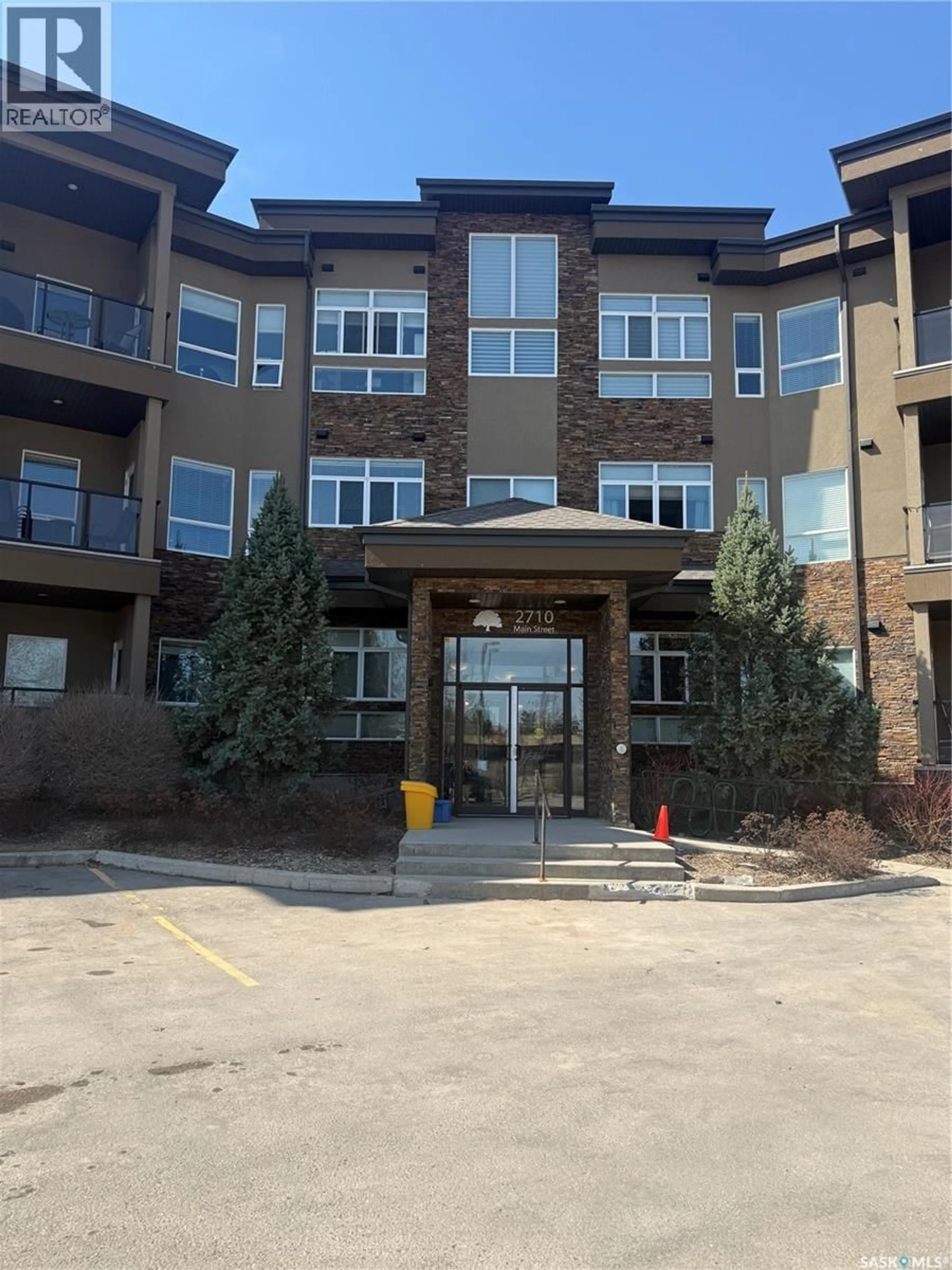 Indoor foyer for 128 2710 MAIN STREET, Saskatoon Saskatchewan S7H0M3