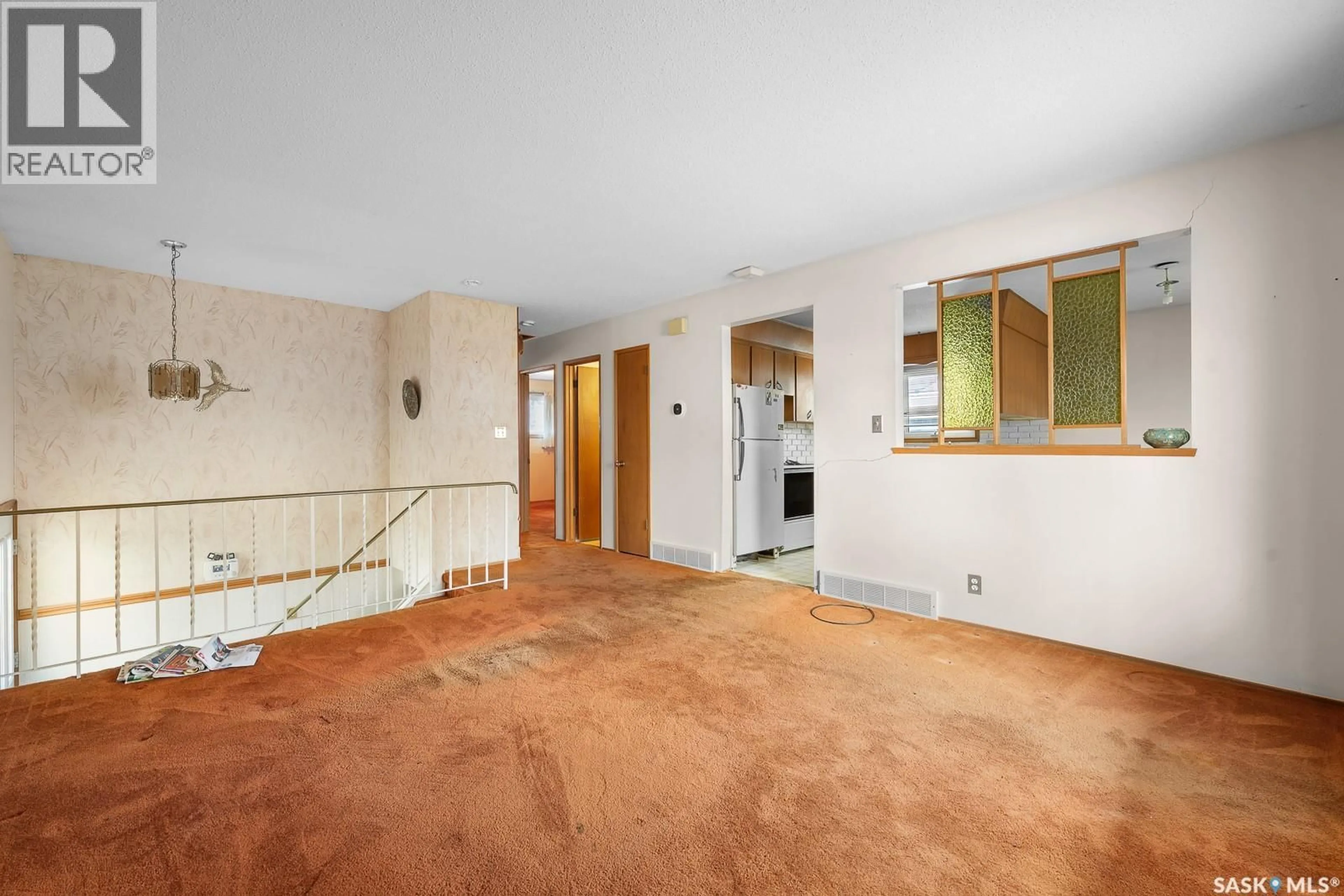 Indoor foyer for 1426 SOUTHAM STREET, Regina Saskatchewan S4T6T7