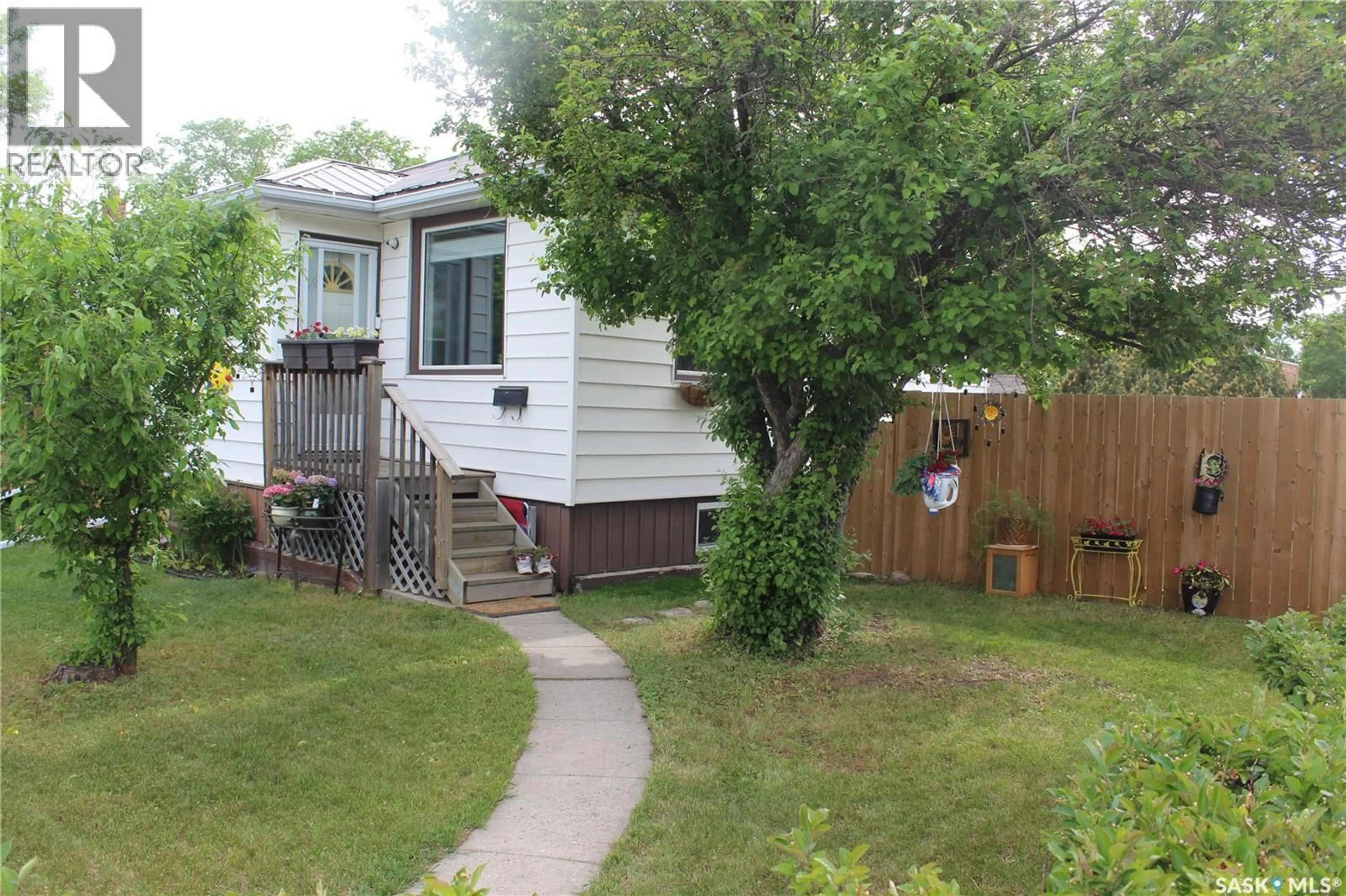 Unknown for 2100 WASCANA STREET, Regina Saskatchewan S4T4J9
