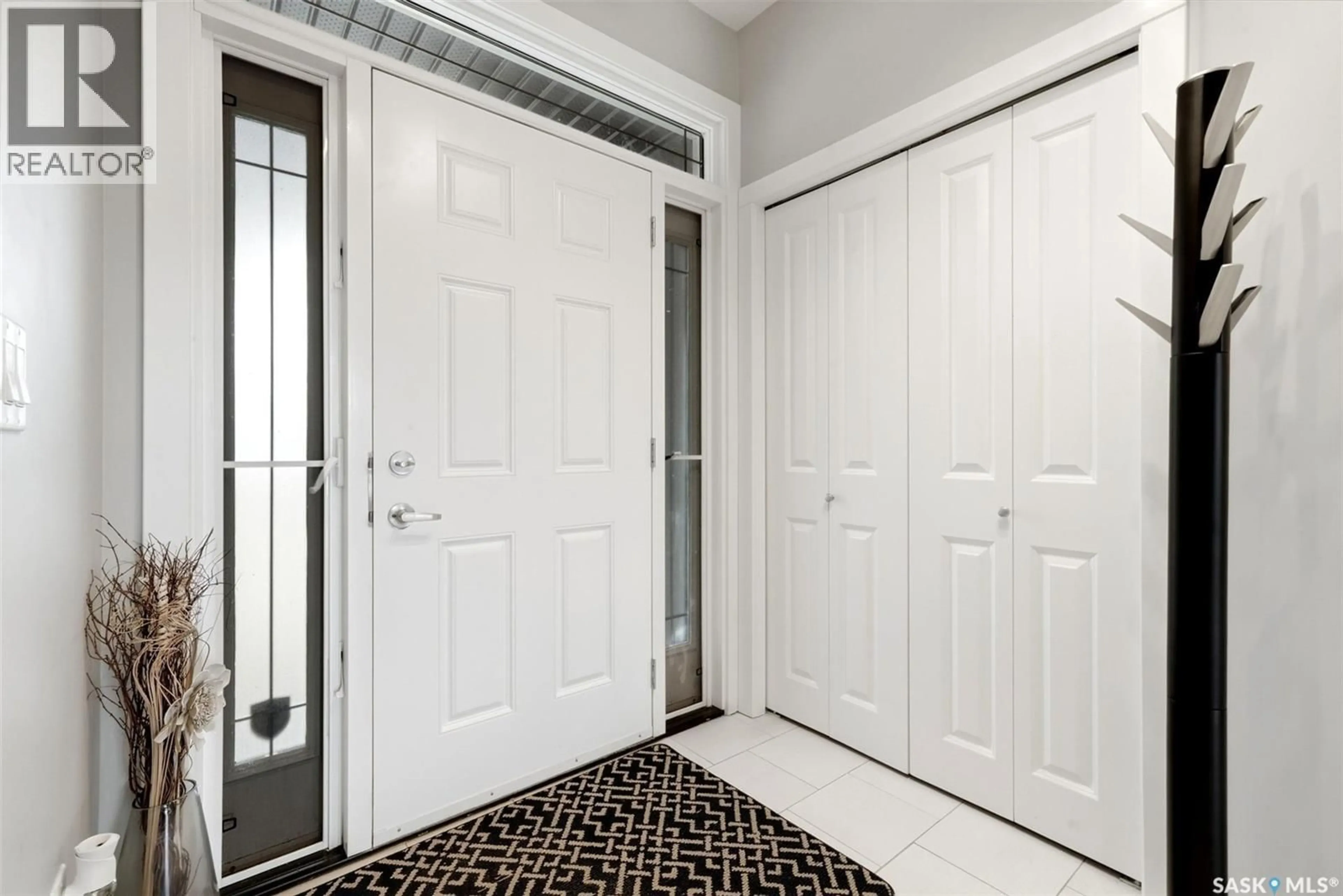 Indoor entryway for 4151 CHUKA DRIVE, Regina Saskatchewan S4V1N2