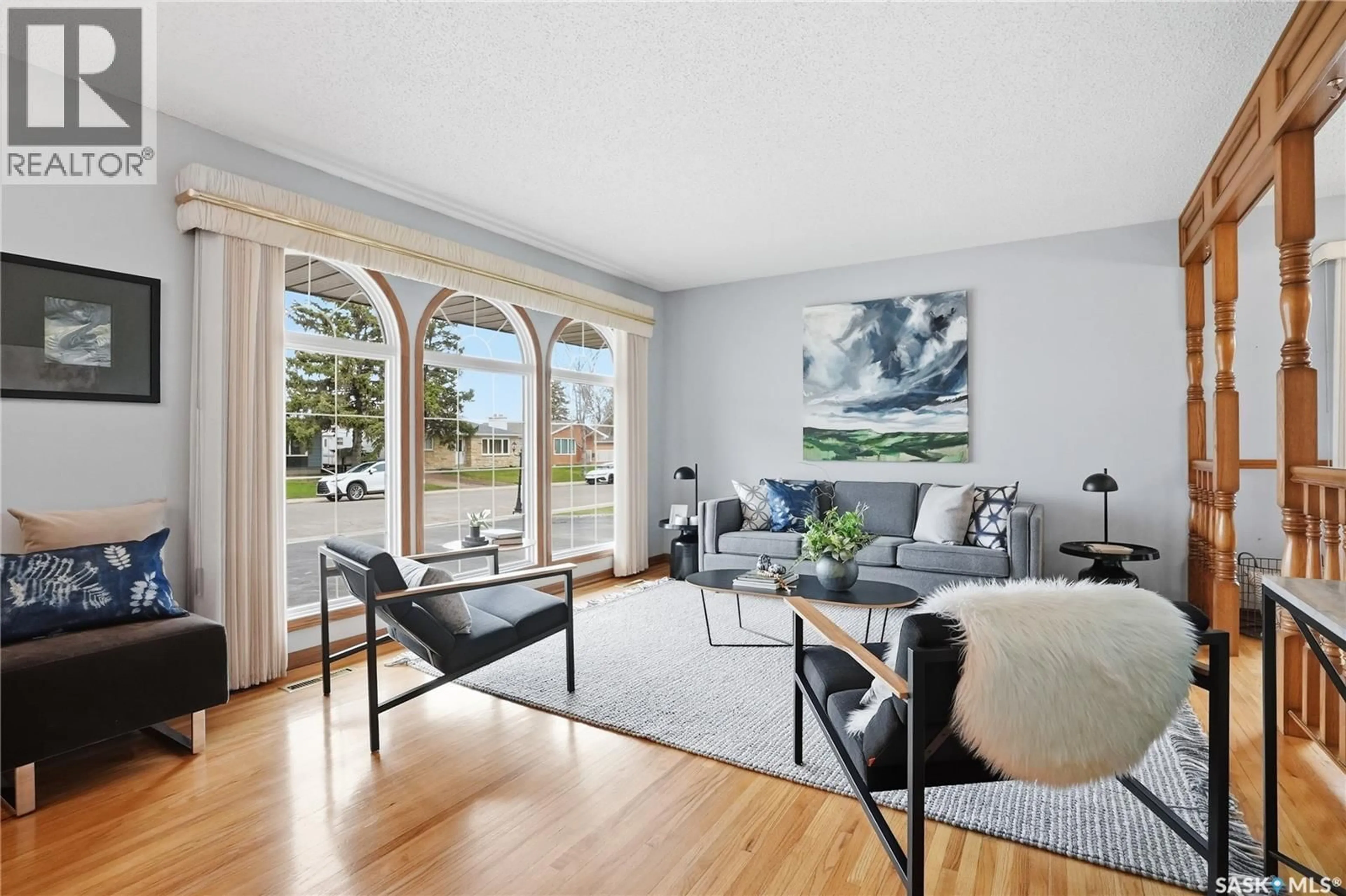 Living room with furniture, unknown for 36 MORRIS DRIVE, Saskatoon Saskatchewan S7L3T9