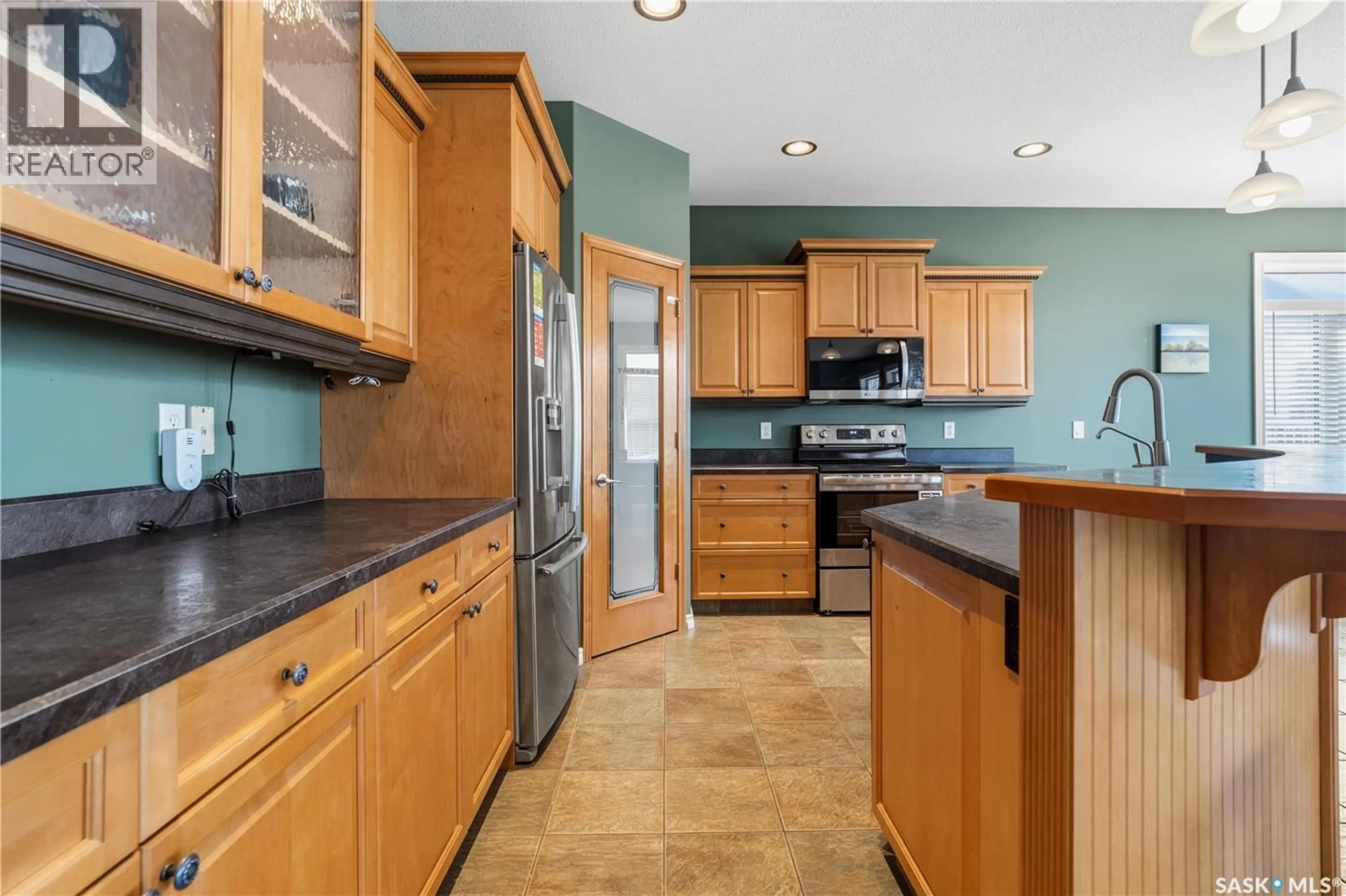 Unknown for 8609 SHERWOOD DRIVE, Regina Saskatchewan S4Y1A5