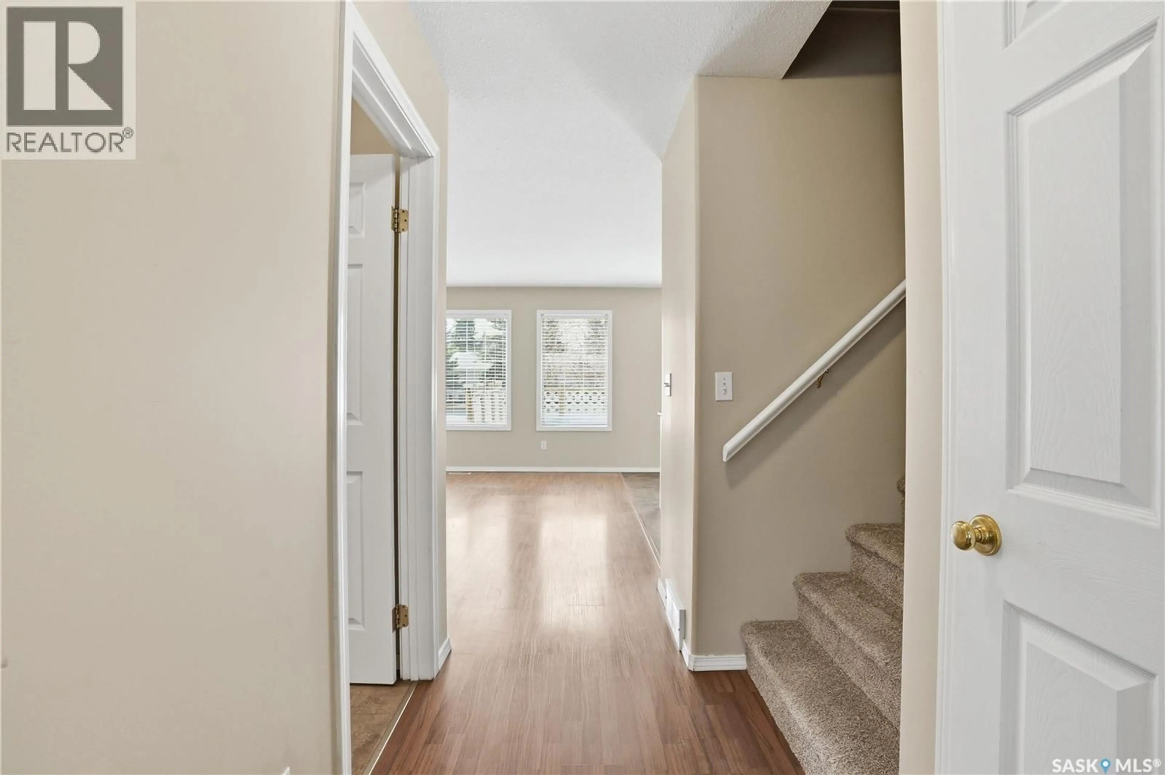 Indoor entryway for 35 110 KEEVIL CRESCENT, Saskatoon Saskatchewan S7N4N8