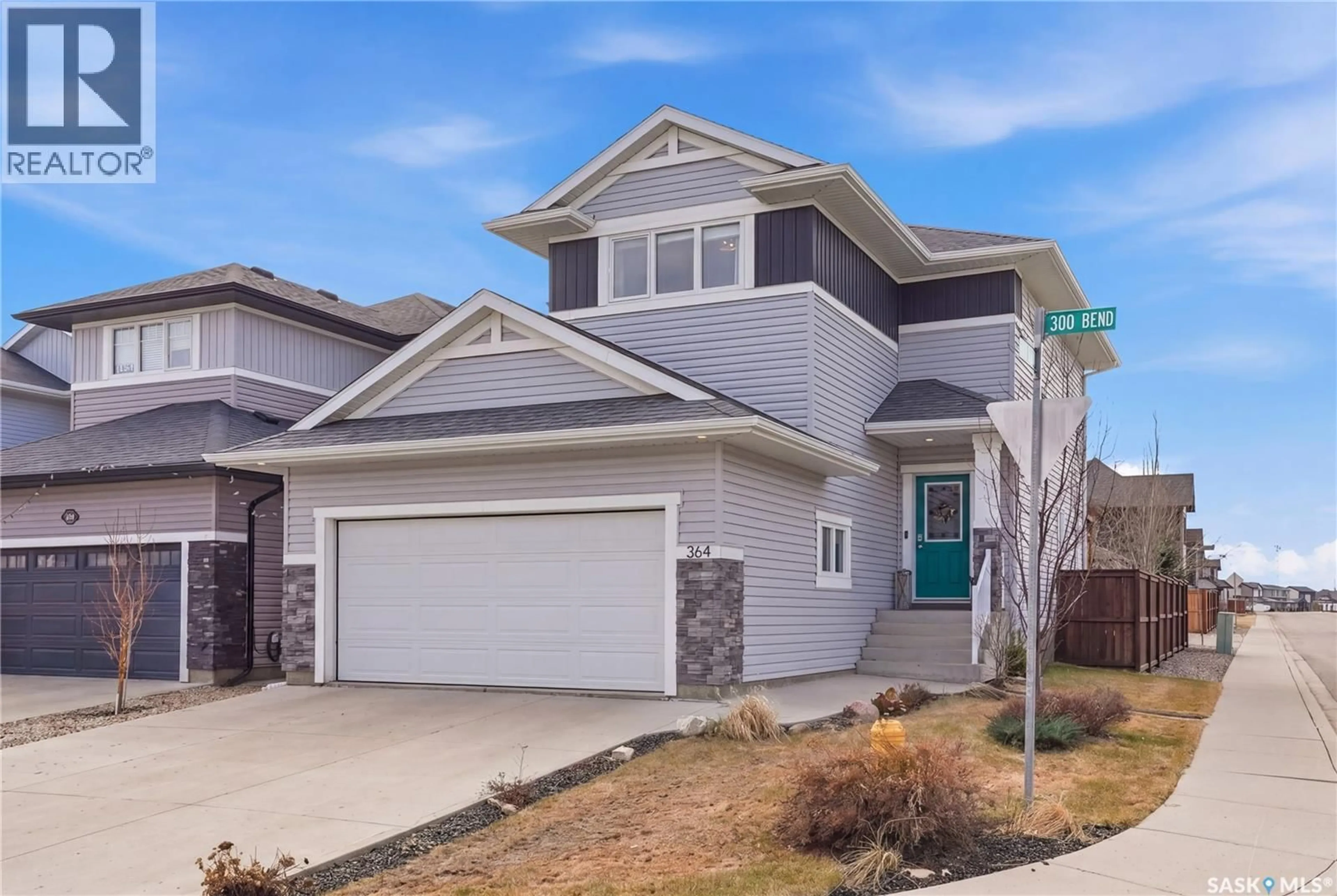Home with vinyl exterior material, street for 364 UNDERHILL BEND, Saskatoon Saskatchewan S7V0N1