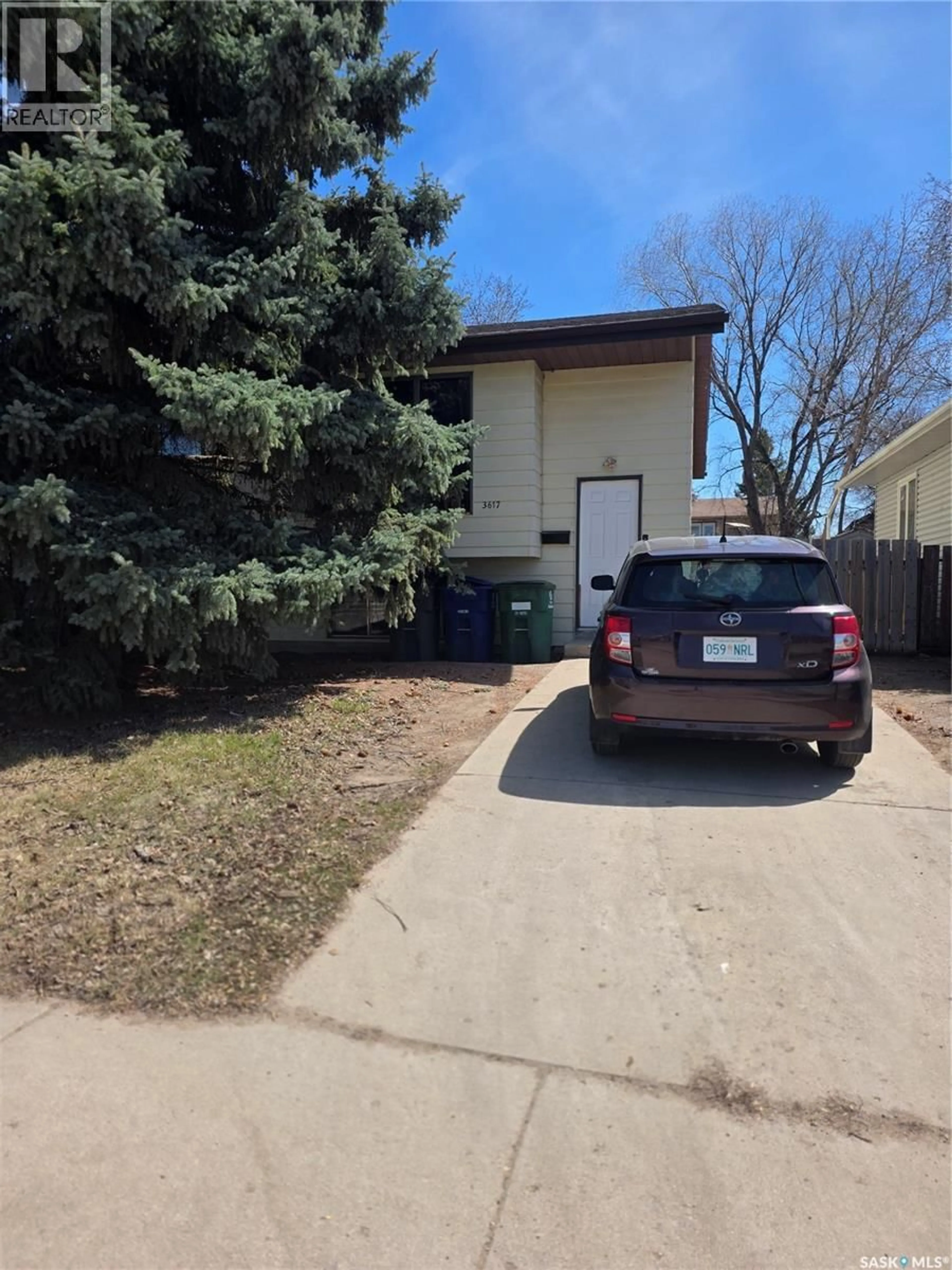A pic from outside/outdoor area/front of a property/back of a property/a pic from drone, street for 3615-3617 FAIRLIGHT DRIVE, Saskatoon Saskatchewan S7M4L7