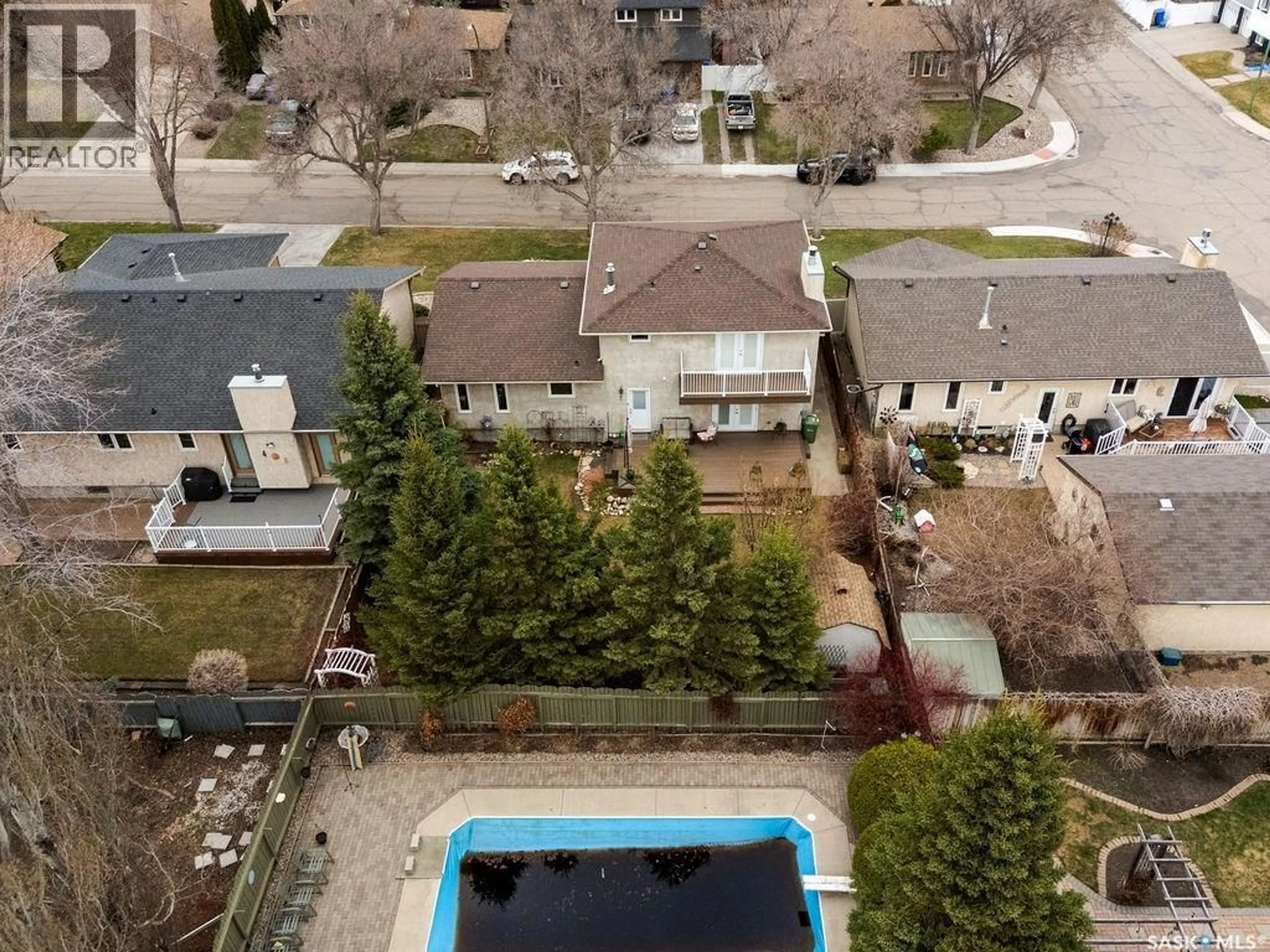 A pic from outside/outdoor area/front of a property/back of a property/a pic from drone, unknown for 287 HODGINS CRESCENT, Regina Saskatchewan S4X2T2