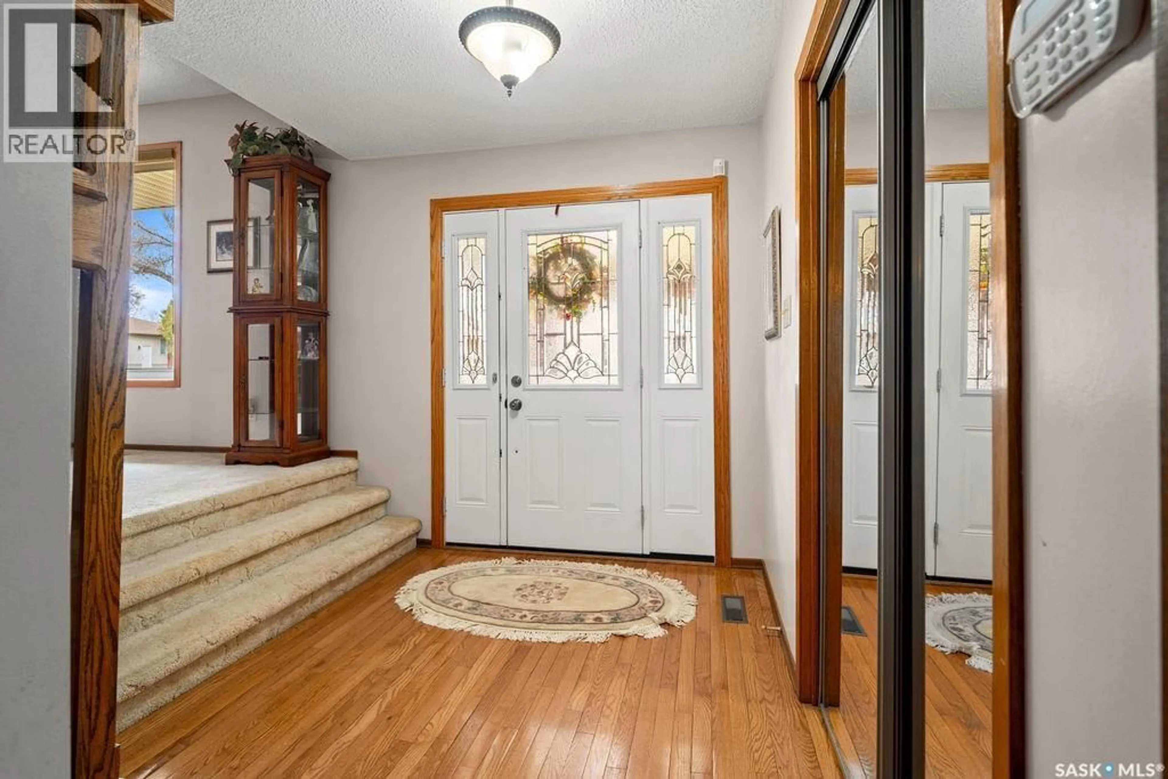 Indoor entryway for 287 HODGINS CRESCENT, Regina Saskatchewan S4X2T2