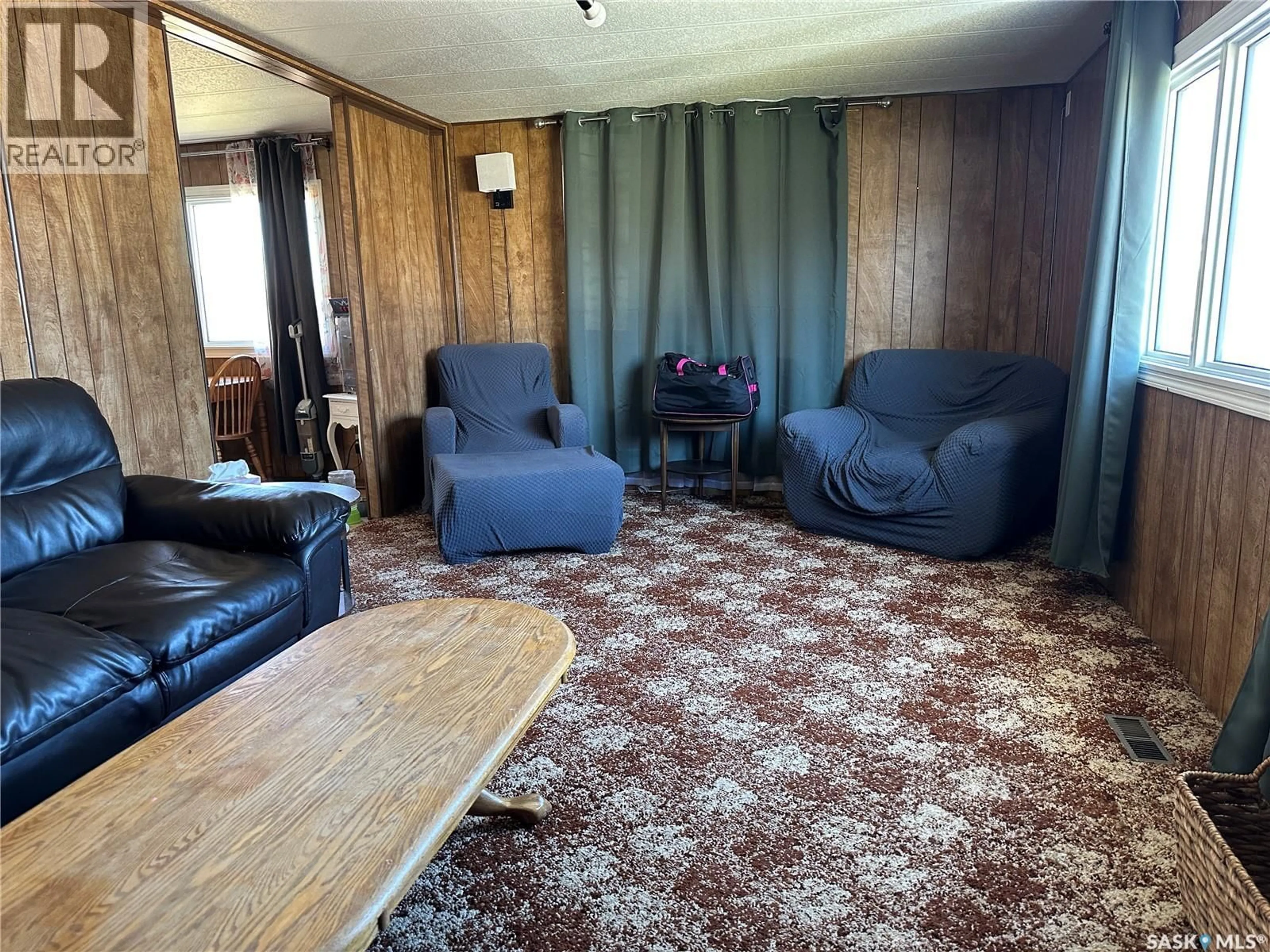 A pic of a room for 129 LAING CRESCENT, Weyburn Saskatchewan S4H2R8