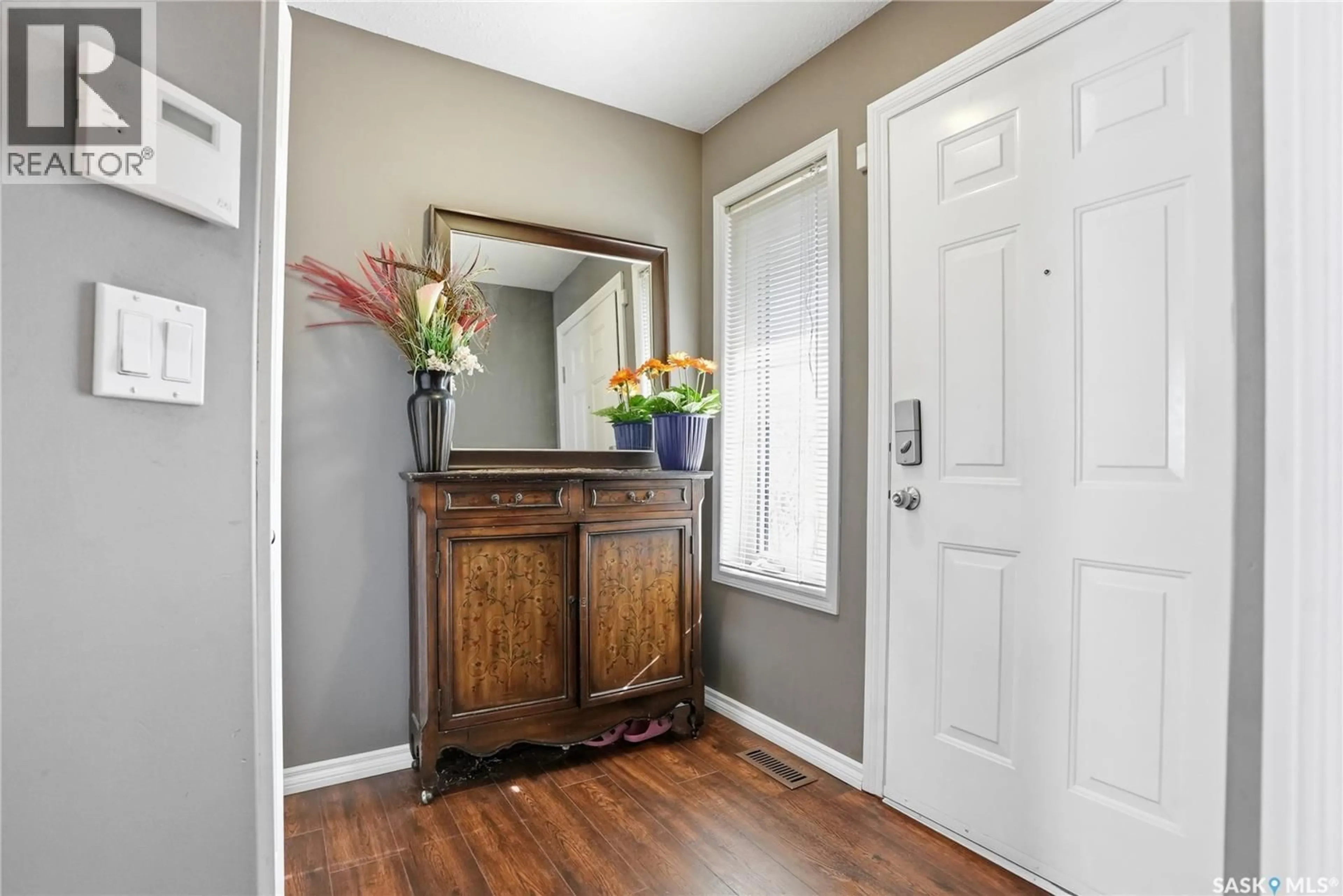 Indoor entryway for 81 103 BANYAN CRESCENT, Saskatoon Saskatchewan S7V1G4