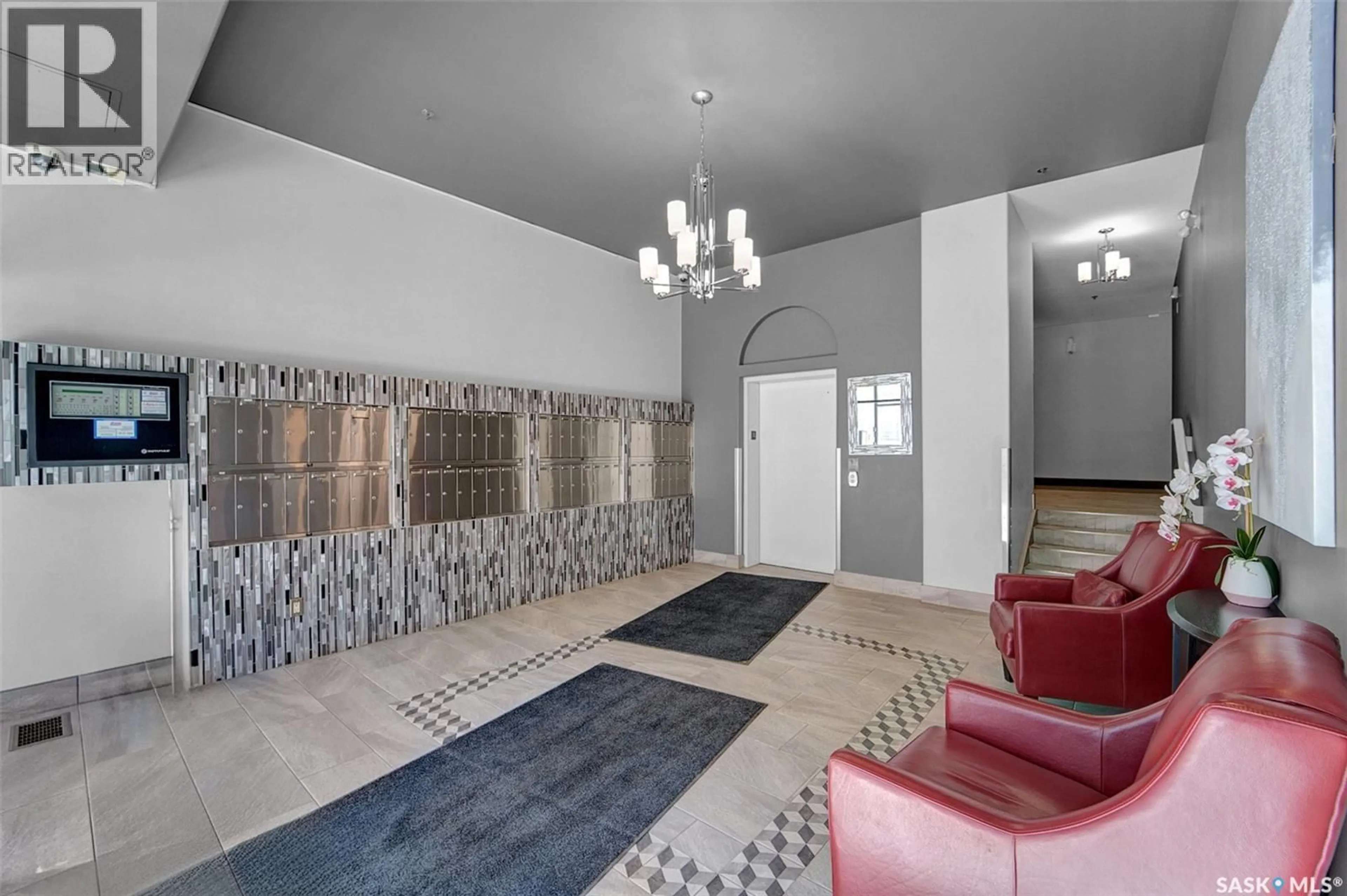 Indoor foyer for 307 333 NELSON ROAD, Saskatoon Saskatchewan S7S1P2