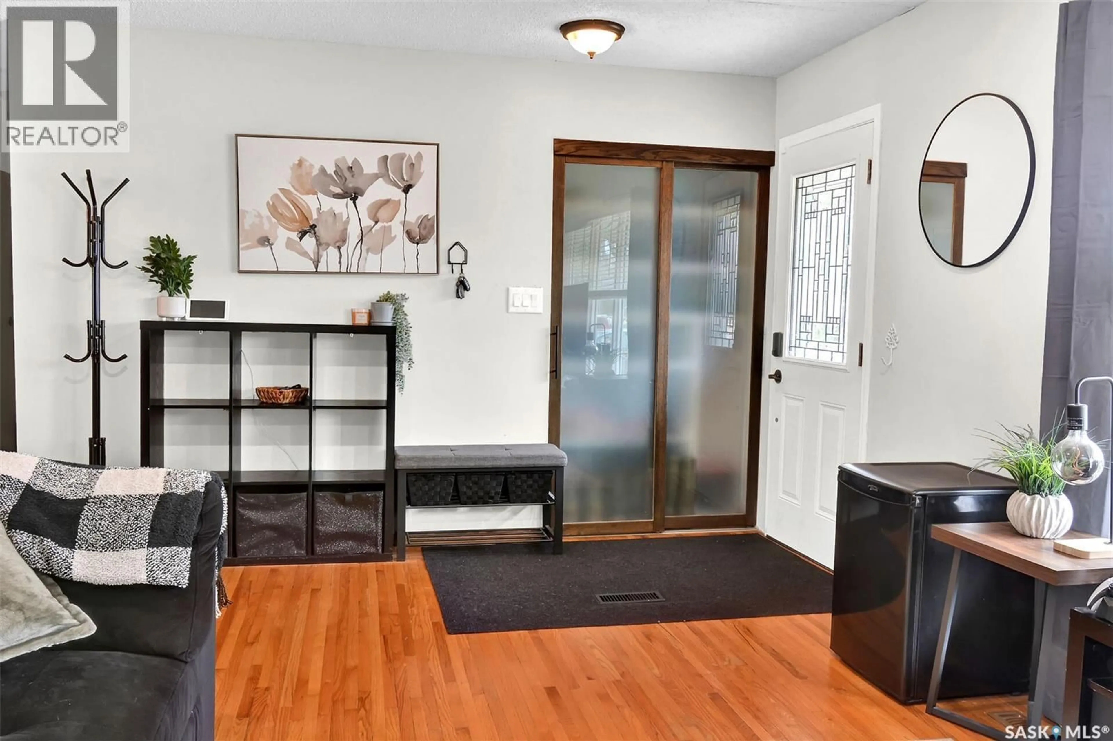 Indoor entryway for 1622 BRADWELL AVENUE, Saskatoon Saskatchewan S7N2P1