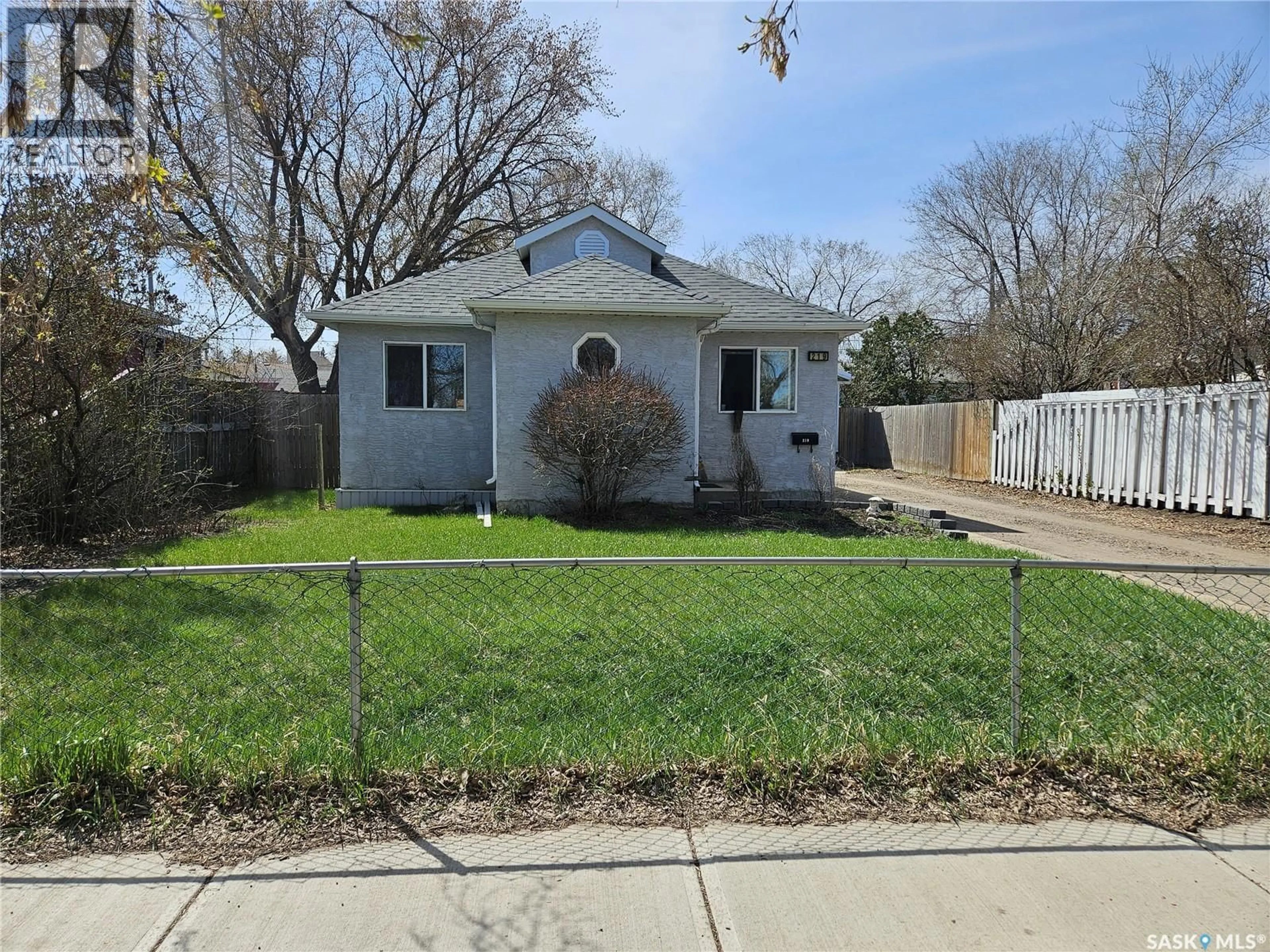 A pic from outside/outdoor area/front of a property/back of a property/a pic from drone, street for 219 LILLOOET STREET, Moose Jaw Saskatchewan S6H4Z1