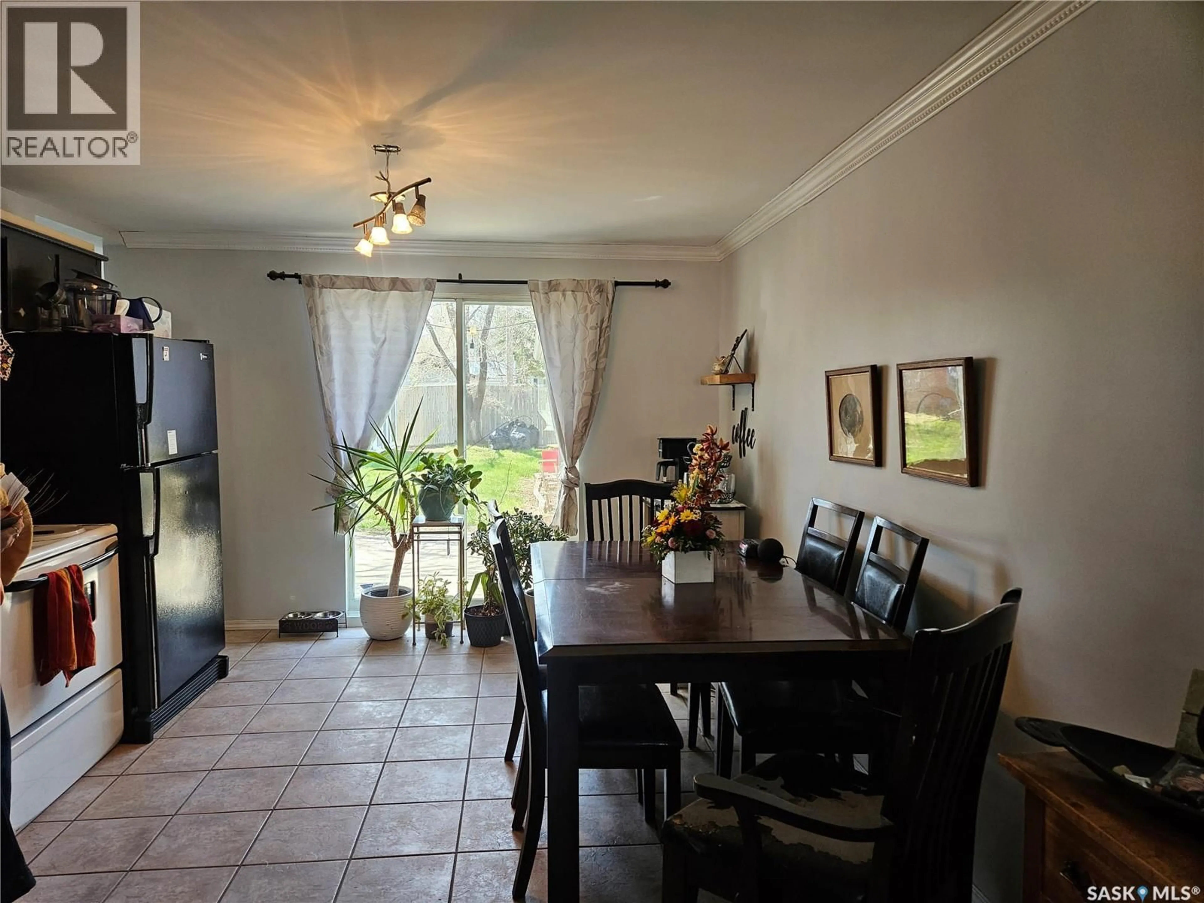 Dining room, unknown for 219 LILLOOET STREET, Moose Jaw Saskatchewan S6H4Z1