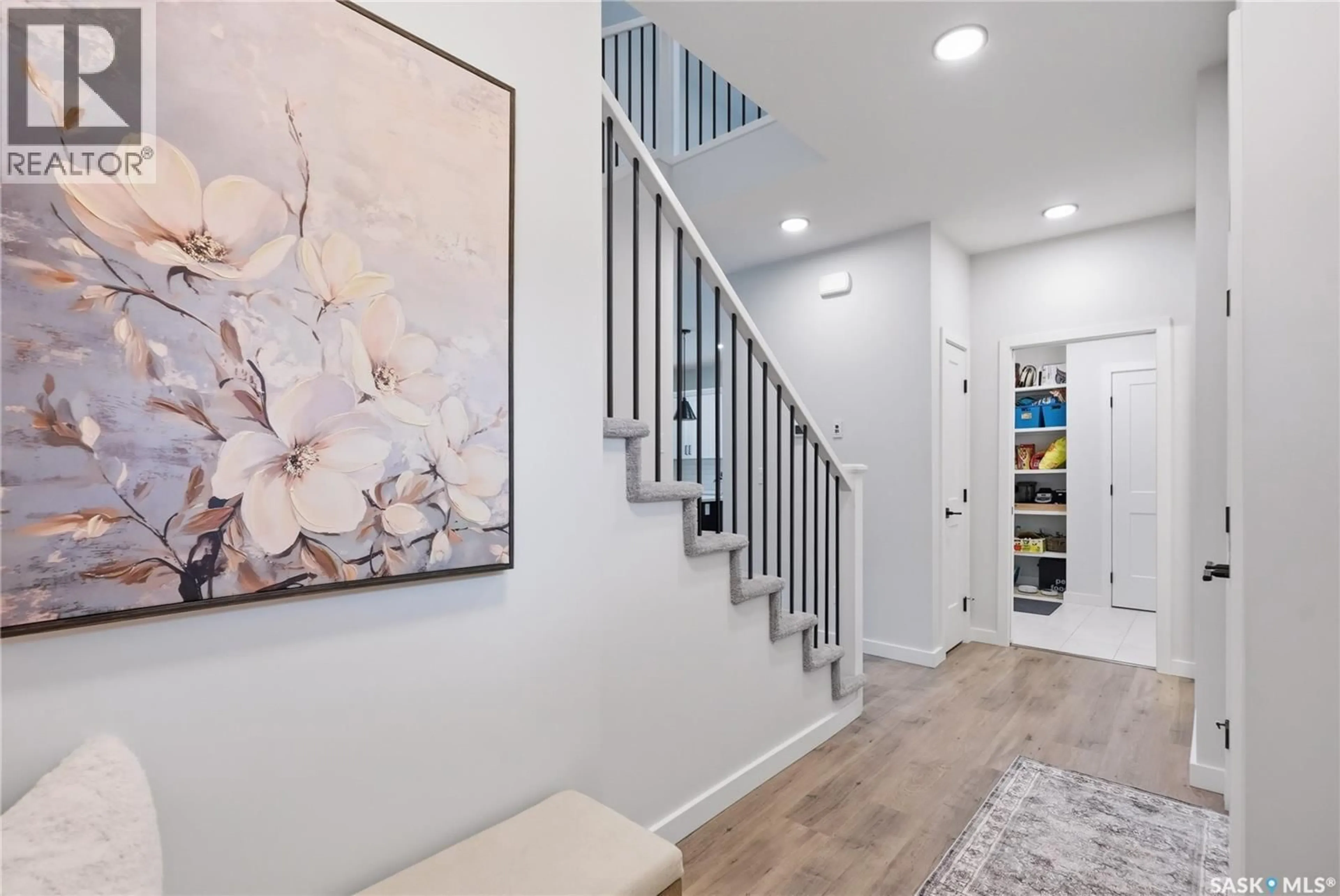 Indoor entryway for 160 THAKUR STREET, Saskatoon Saskatchewan S7W1C4