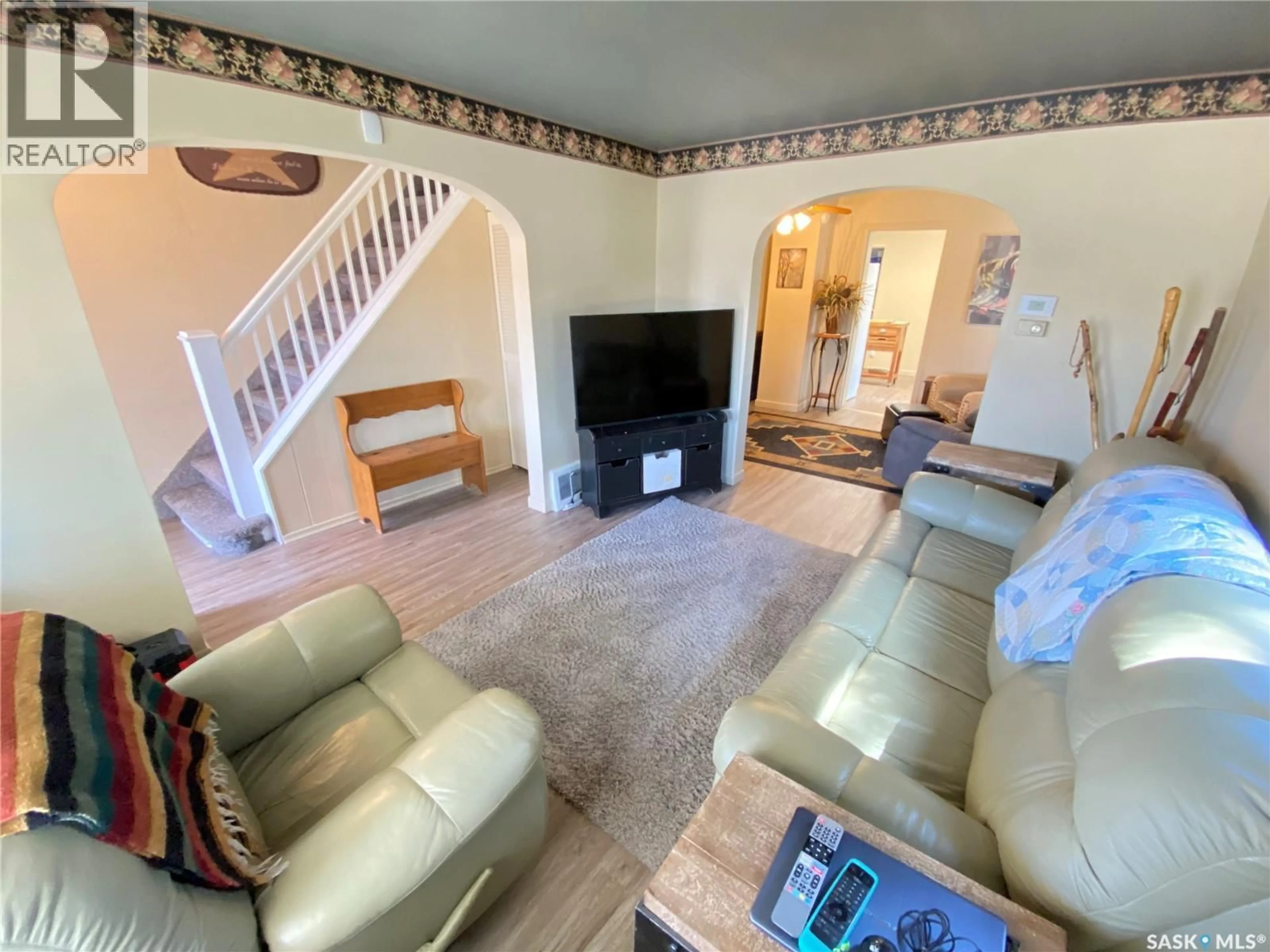 Living room with furniture, unknown for 189 SEVENTH AVENUE, Yorkton Saskatchewan S3N0X3