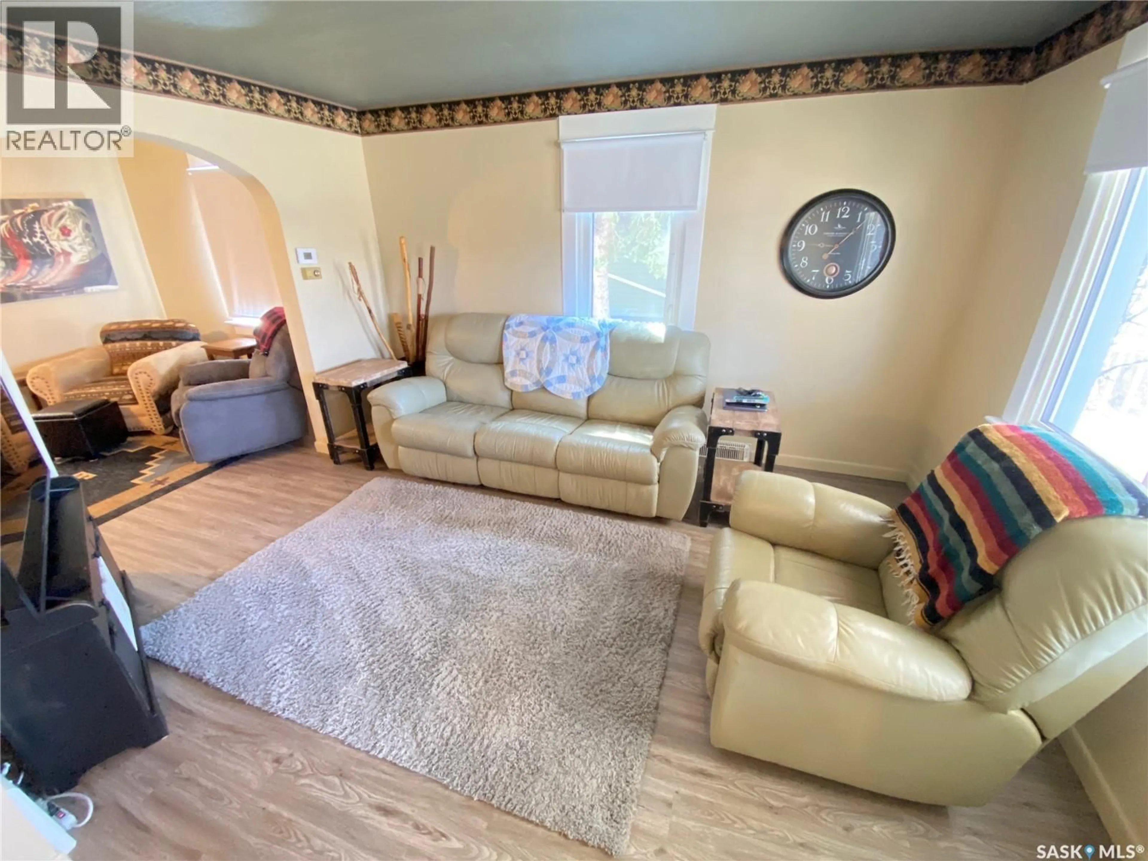 Living room with furniture, unknown for 189 SEVENTH AVENUE, Yorkton Saskatchewan S3N0X3