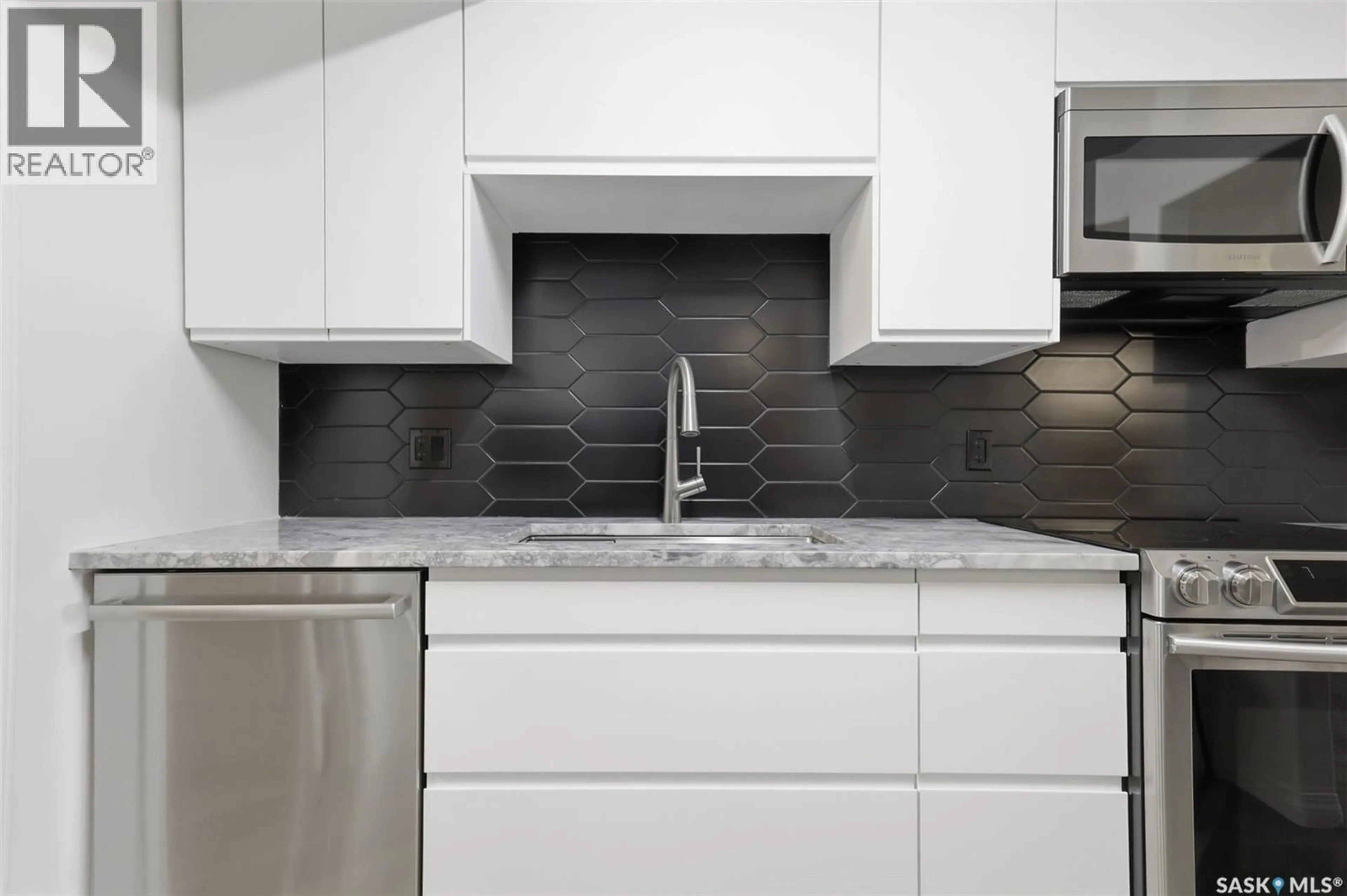 Standard kitchen, ceramic/tile floor for 208 - 1700 MAIN STREET, Saskatoon Saskatchewan S7H5S1