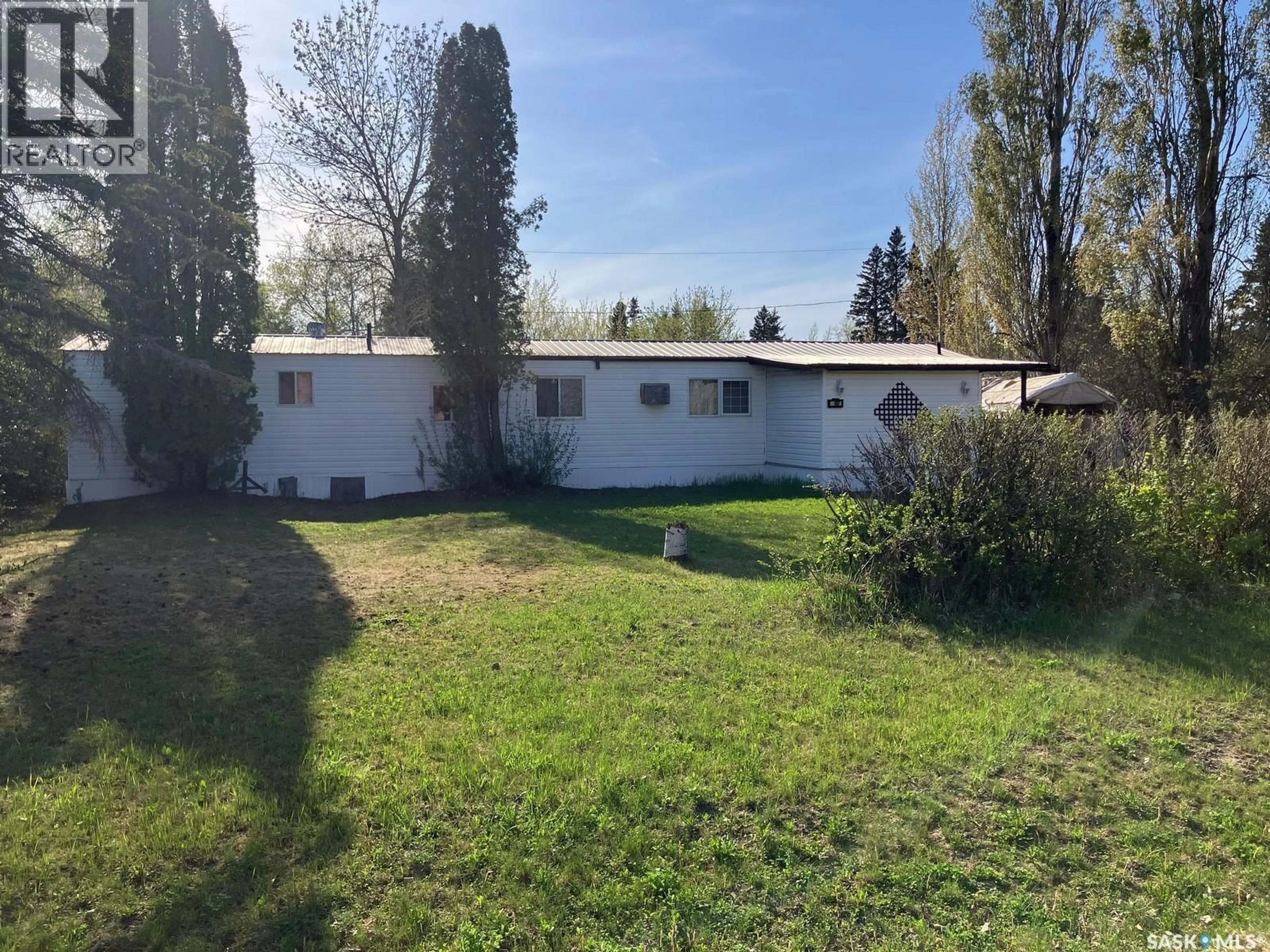 A pic from outside/outdoor area/front of a property/back of a property/a pic from drone, unknown for 407 RAILWAY AVENUE, White Fox Saskatchewan S0J3B0