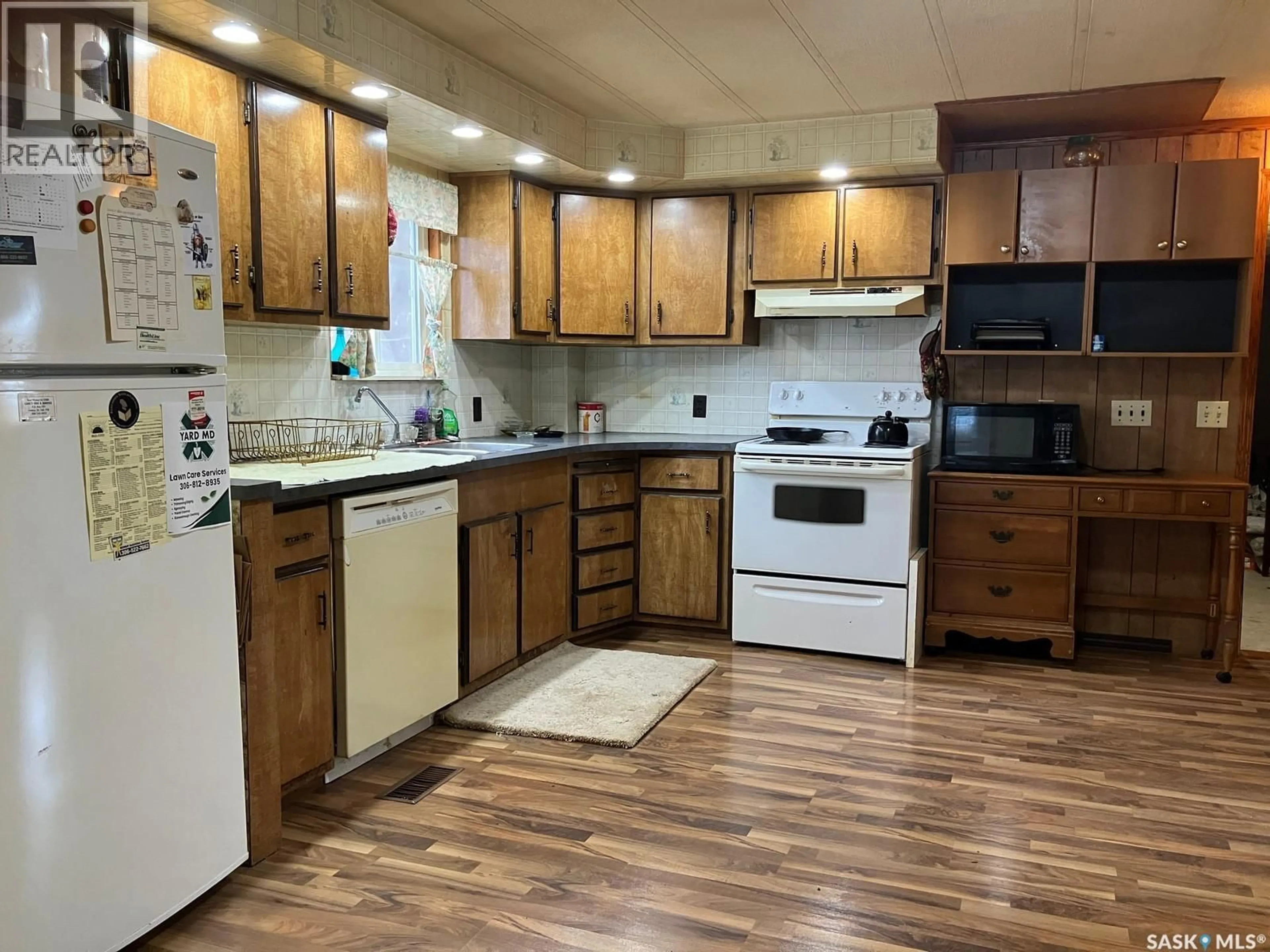 Standard kitchen, unknown for 407 RAILWAY AVENUE, White Fox Saskatchewan S0J3B0