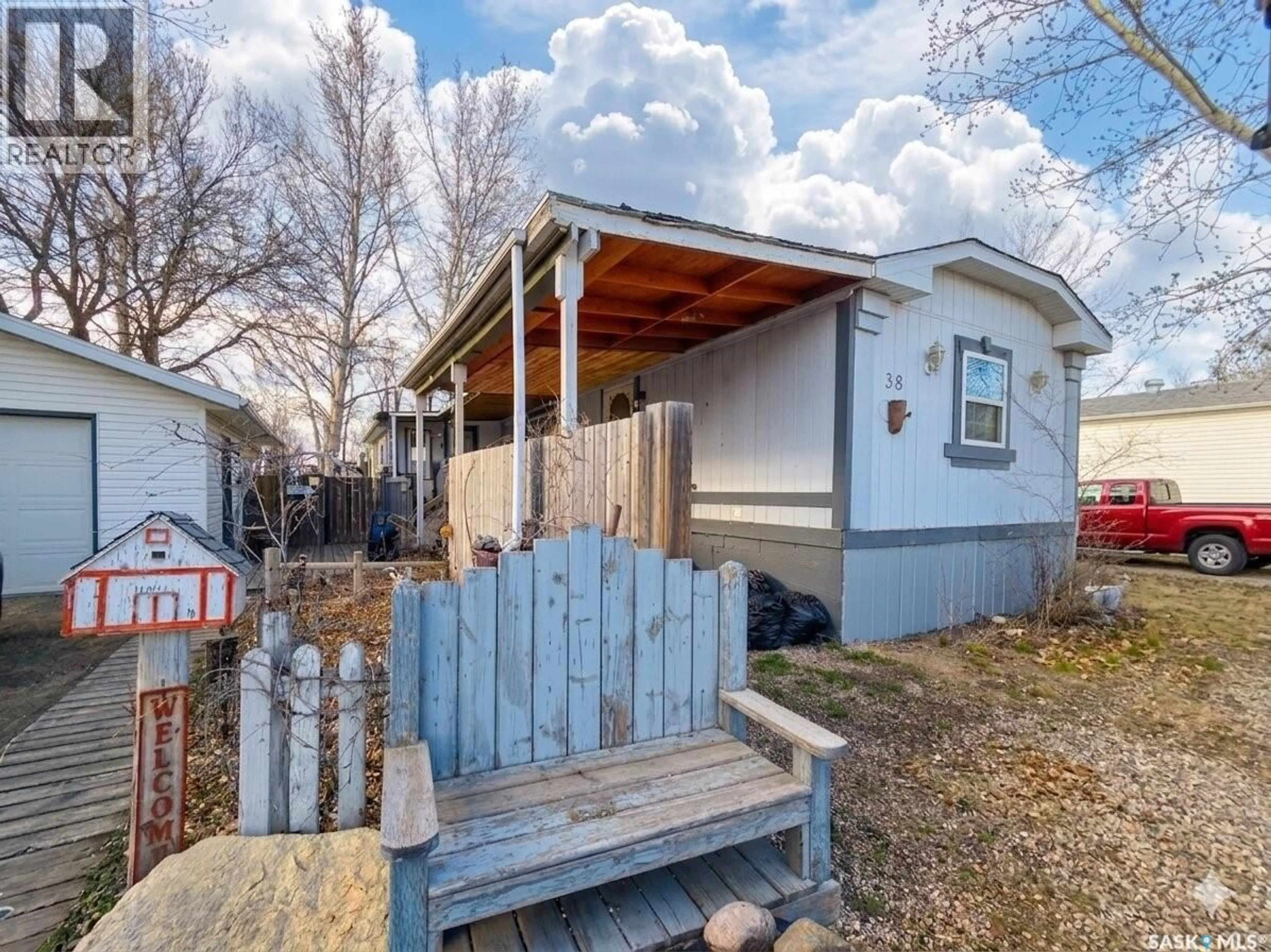 Shed for 38 PRAIRIE SUN COURT, Swift Current Saskatchewan S9H3X3