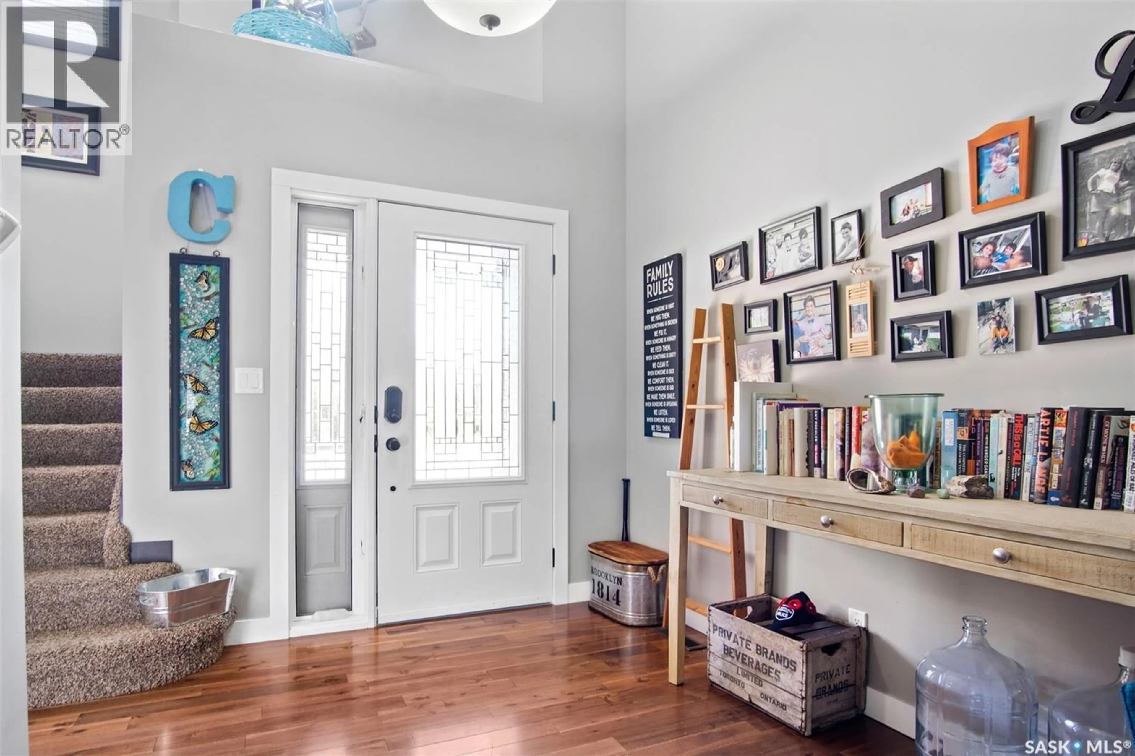 Indoor entryway for 106 2ND AVENUE, Lucky Lake Saskatchewan S0L1Z0
