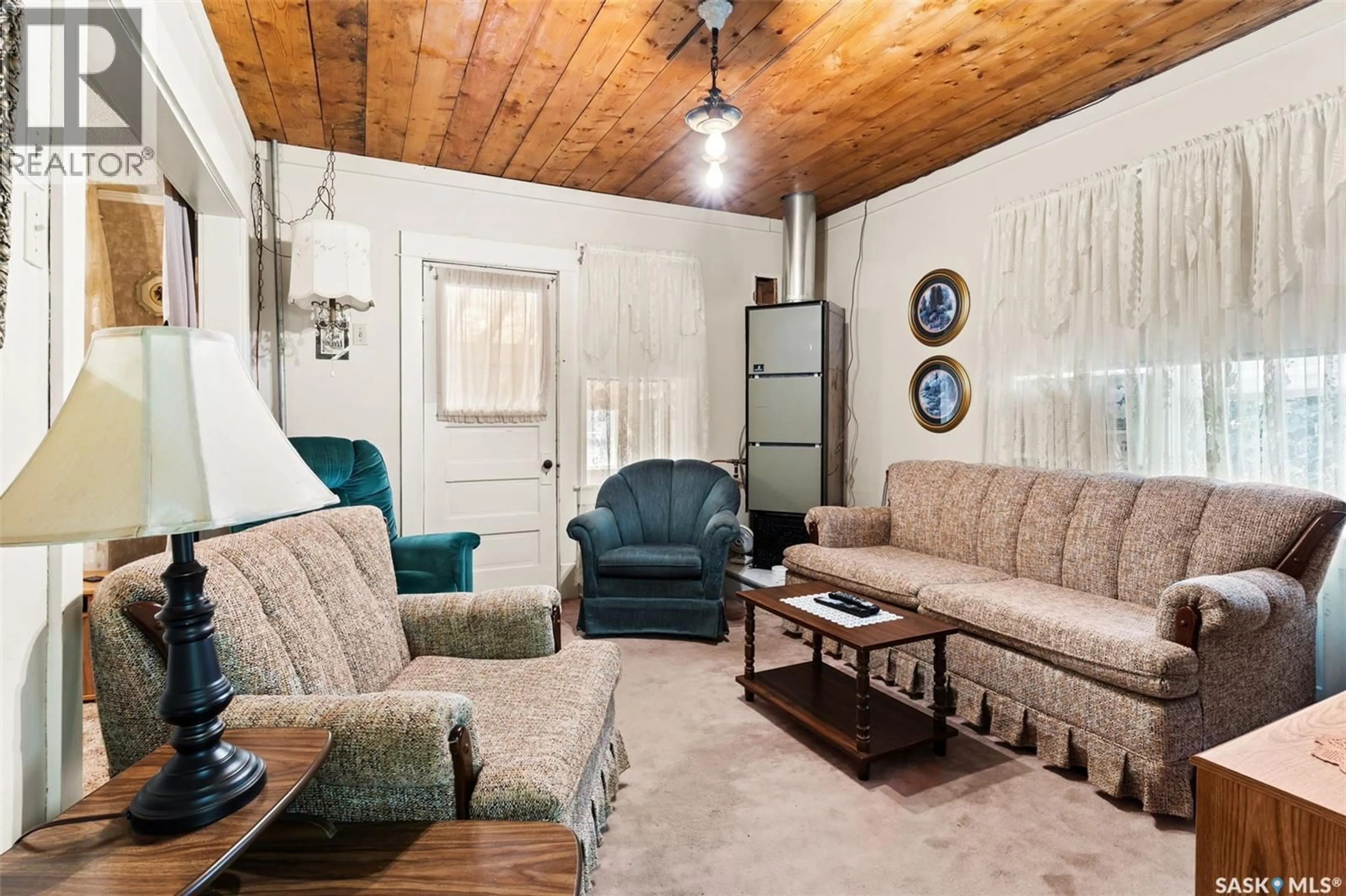 Living room with furniture, unknown for 101 6TH STREET, Etters Beach Saskatchewan S0G4R0