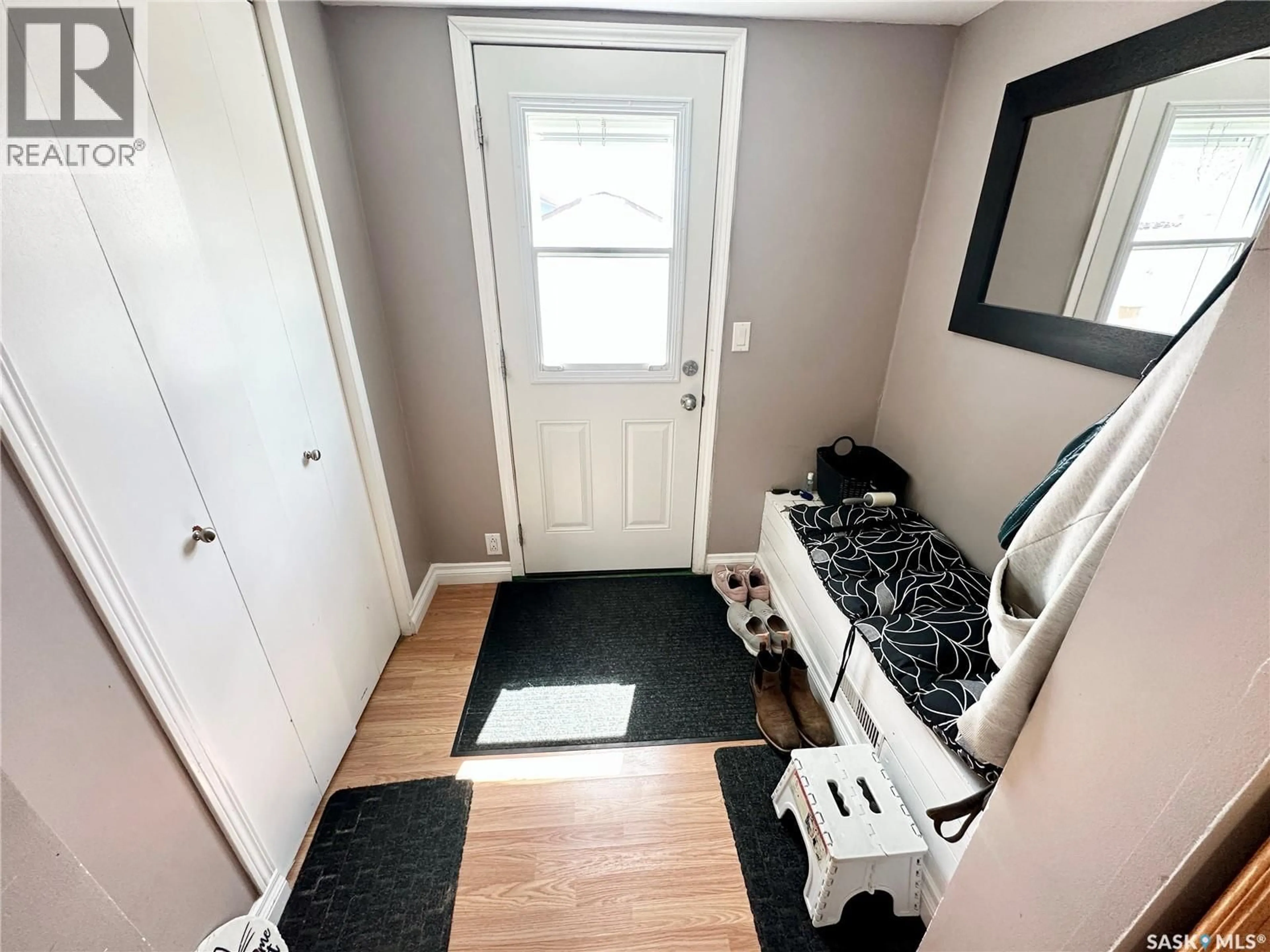 Indoor entryway for 212 FOSTER STREET, Weyburn Saskatchewan S4H0R1