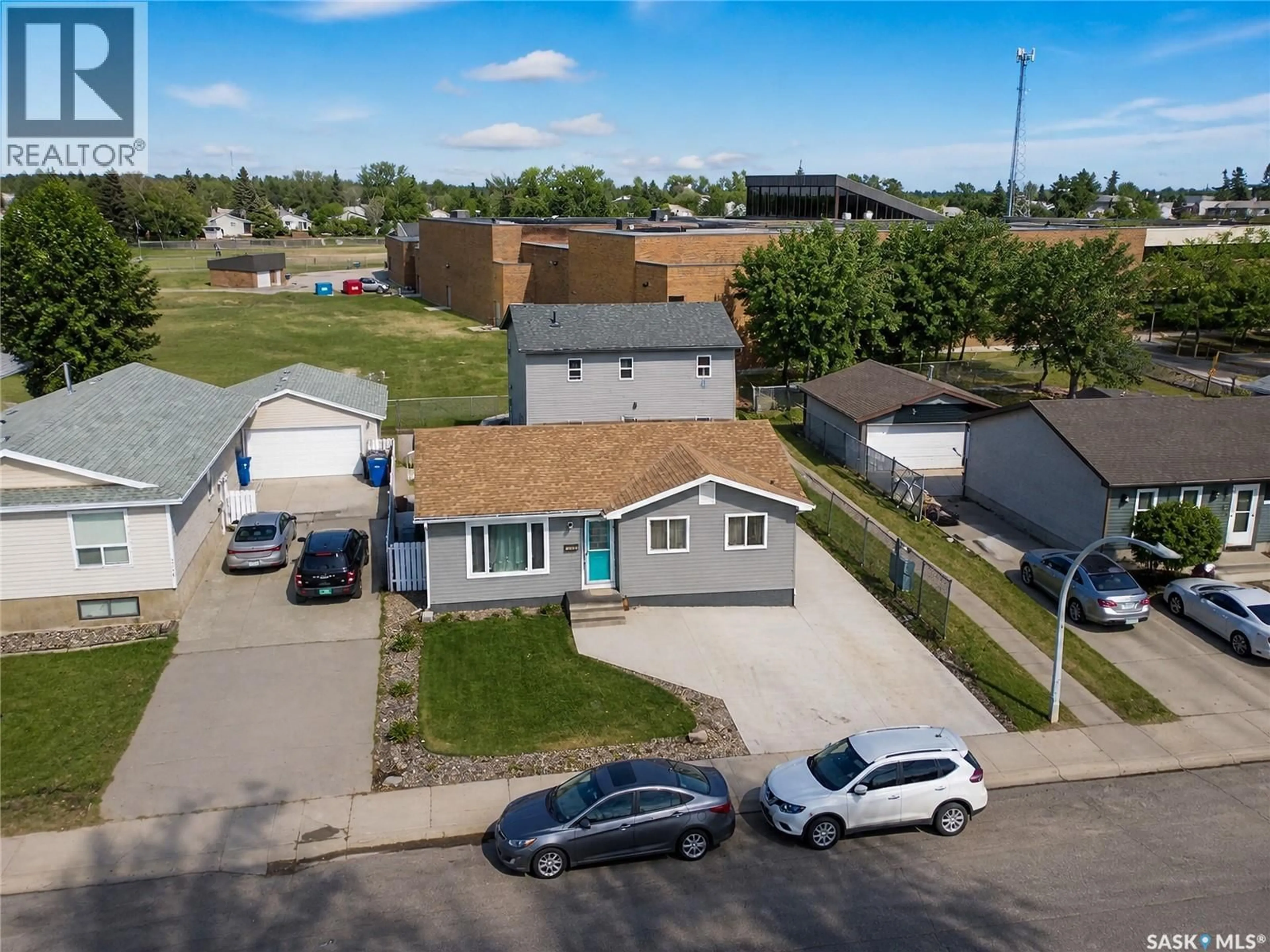 A pic from outside/outdoor area/front of a property/back of a property/a pic from drone, street for 1739 FLEET STREET, Regina Saskatchewan S4N6B4