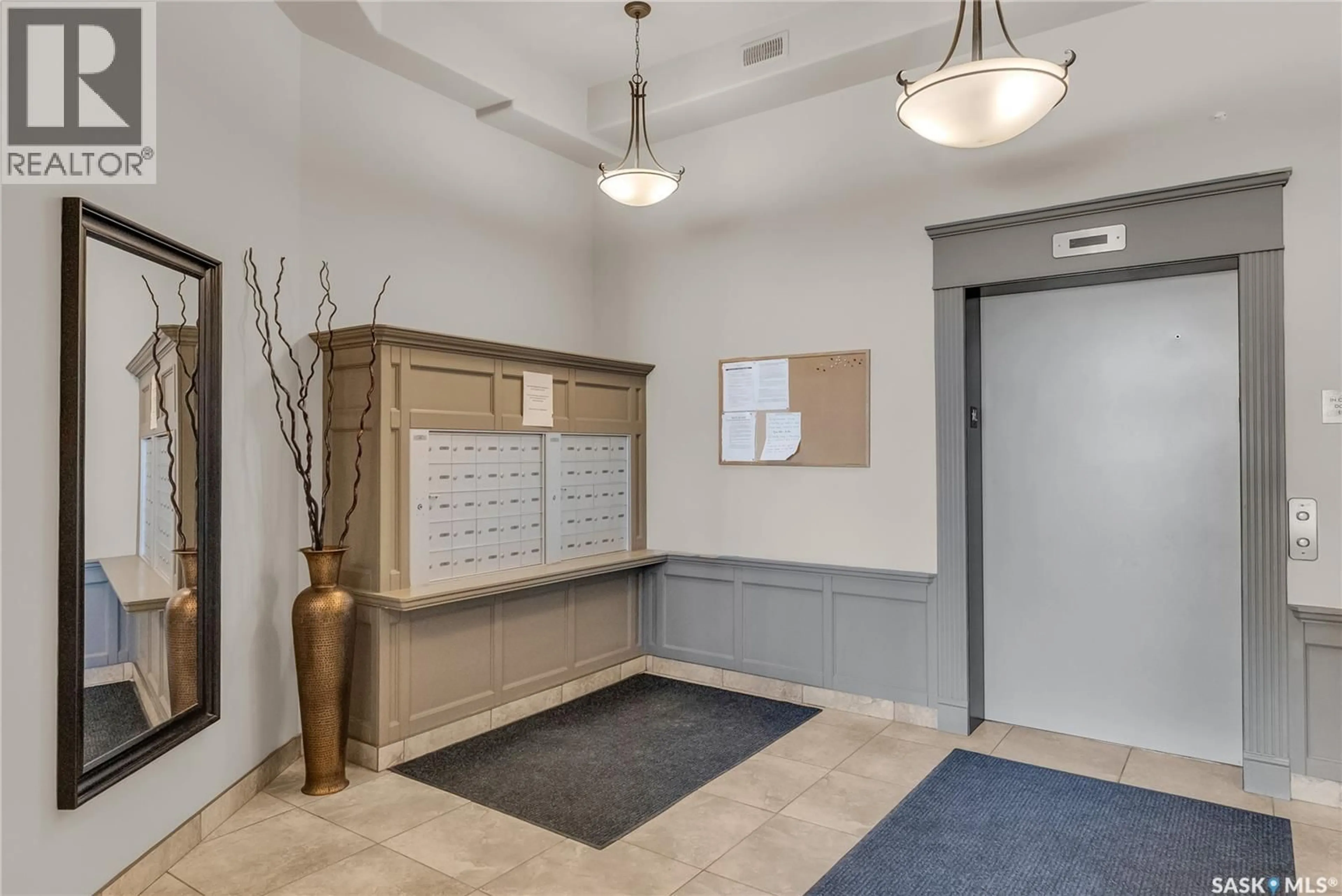 Indoor foyer for 206 - 2730 MAIN STREET, Saskatoon Saskatchewan S7H0M3