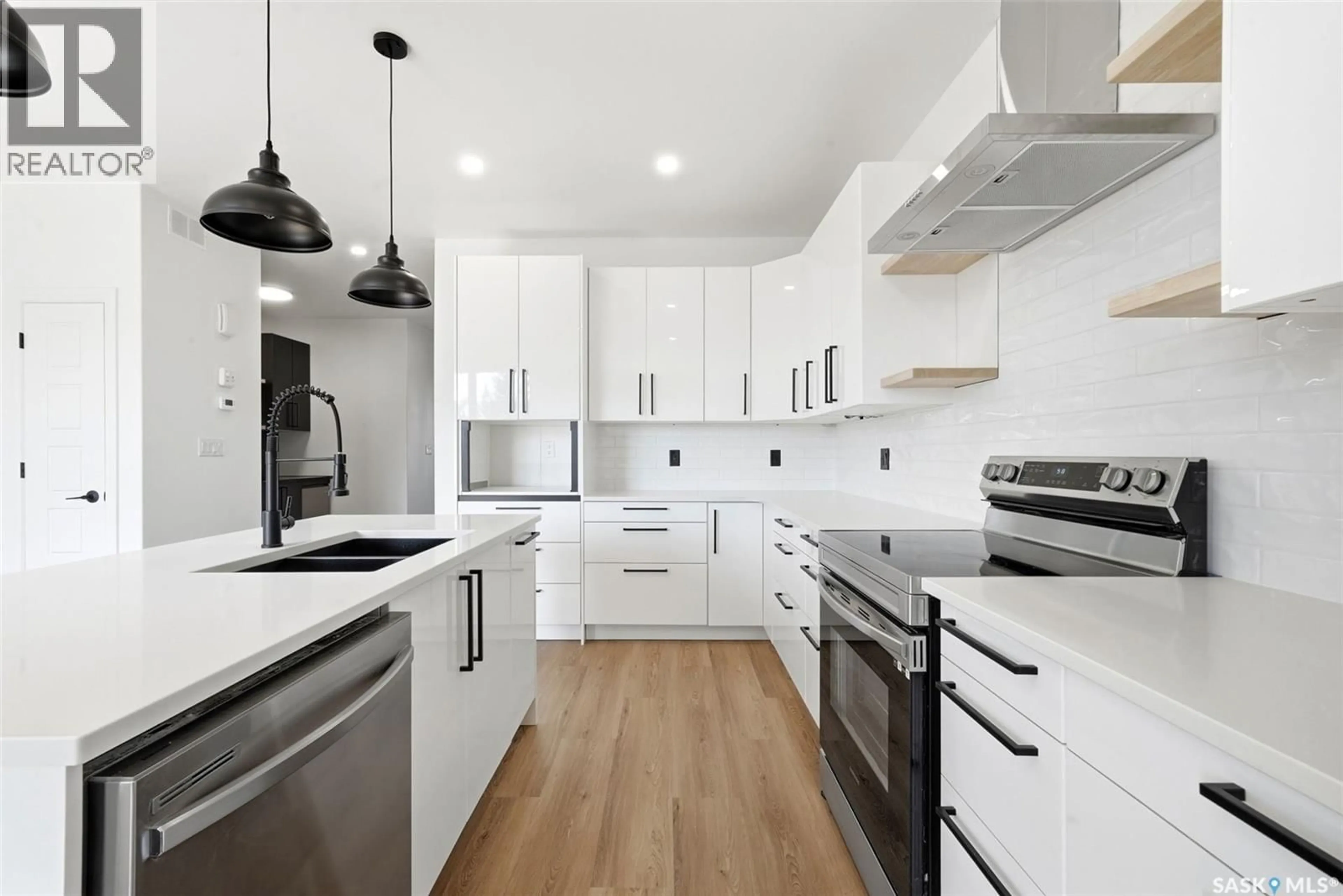 Contemporary kitchen, unknown for 1361 KENT STREET, Regina Saskatchewan S4T5T2