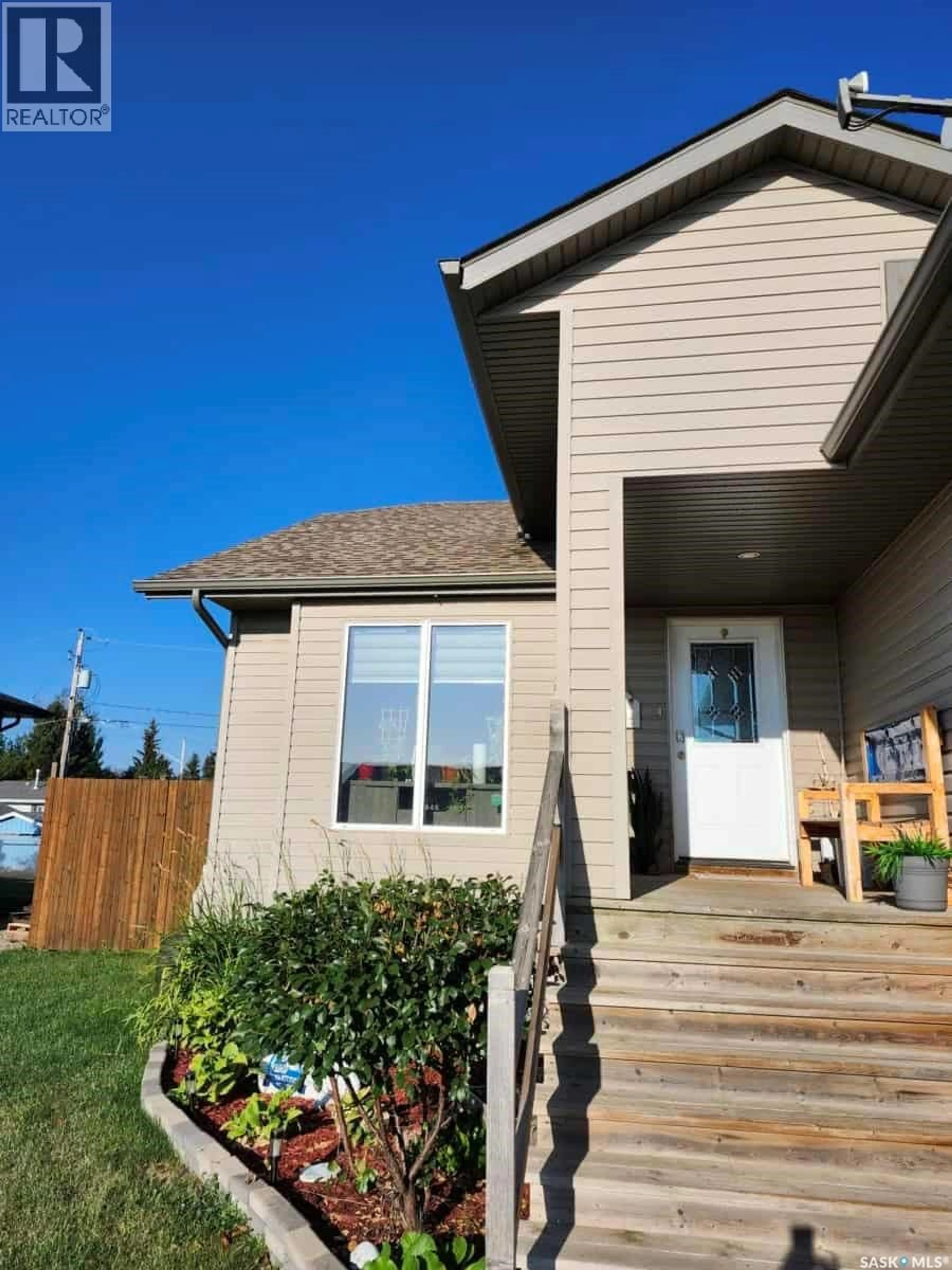 Home with vinyl exterior material, unknown for 505 CARDINAL COURT, Shellbrook Saskatchewan S0J2E0