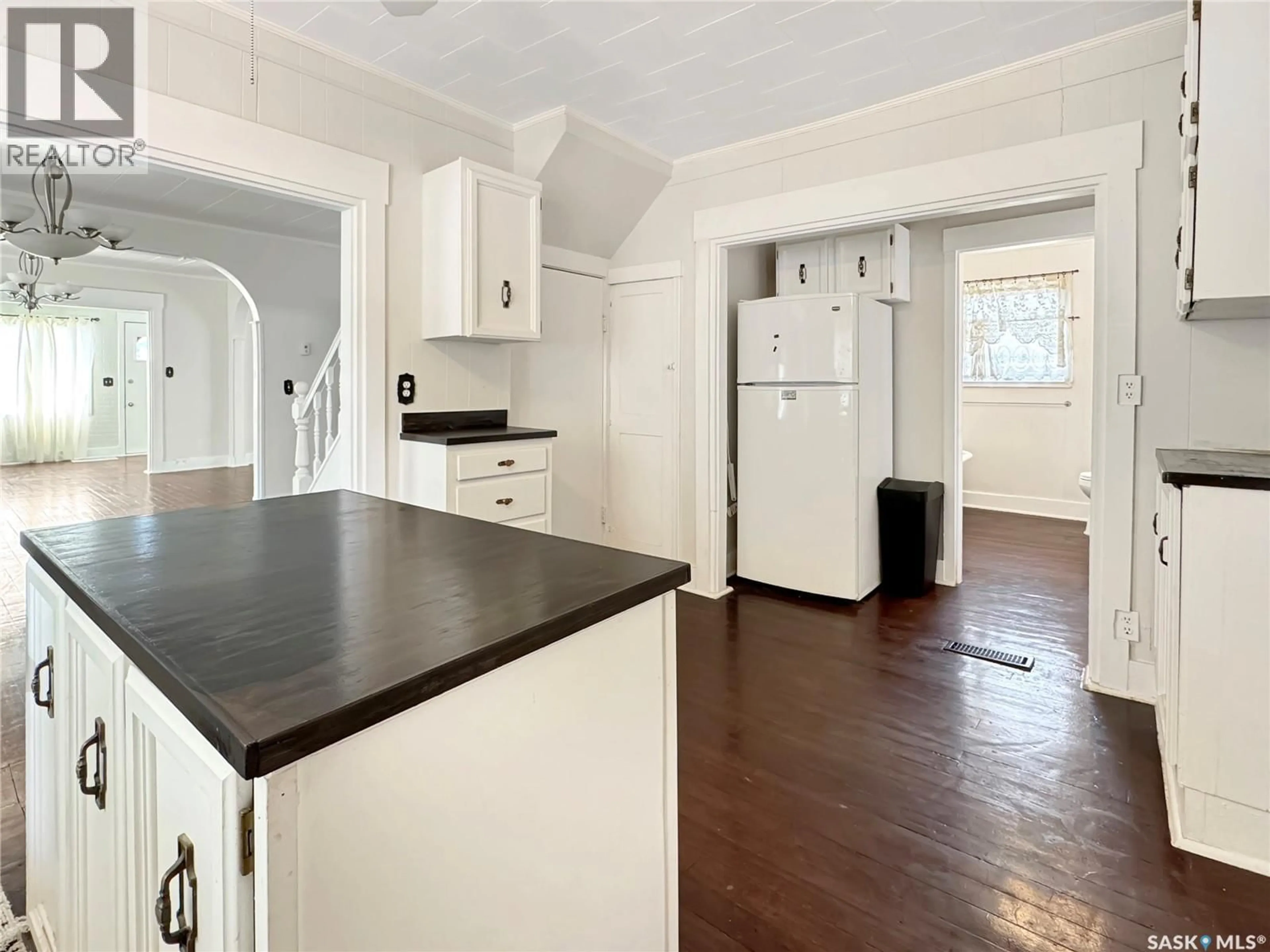 Open concept kitchen, unknown for 405 RAILWAY AVENUE, Cut Knife Saskatchewan S0M0N0