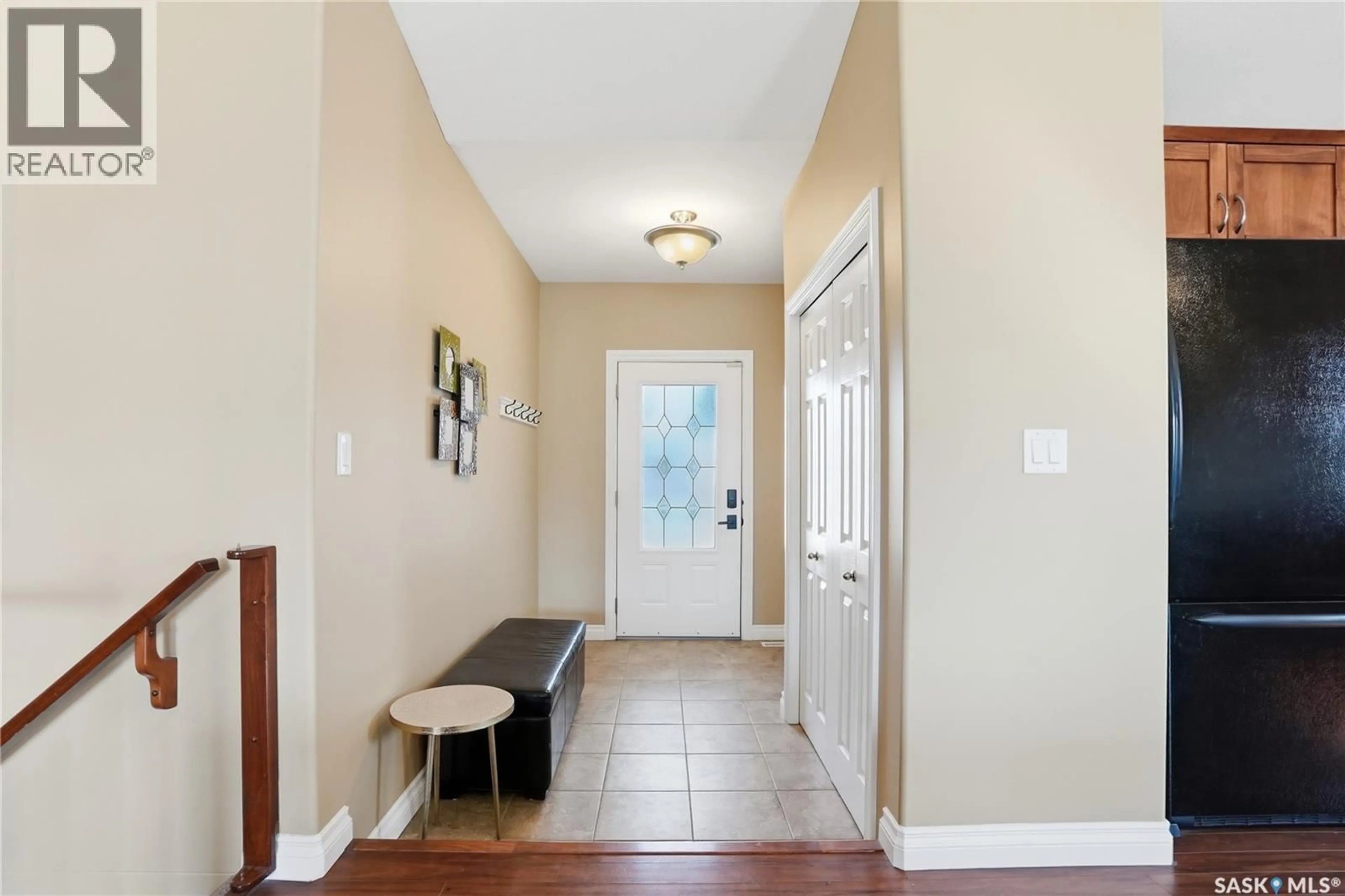 Indoor entryway for 102 KEEDWELL STREET, Saskatoon Saskatchewan S7W1B4