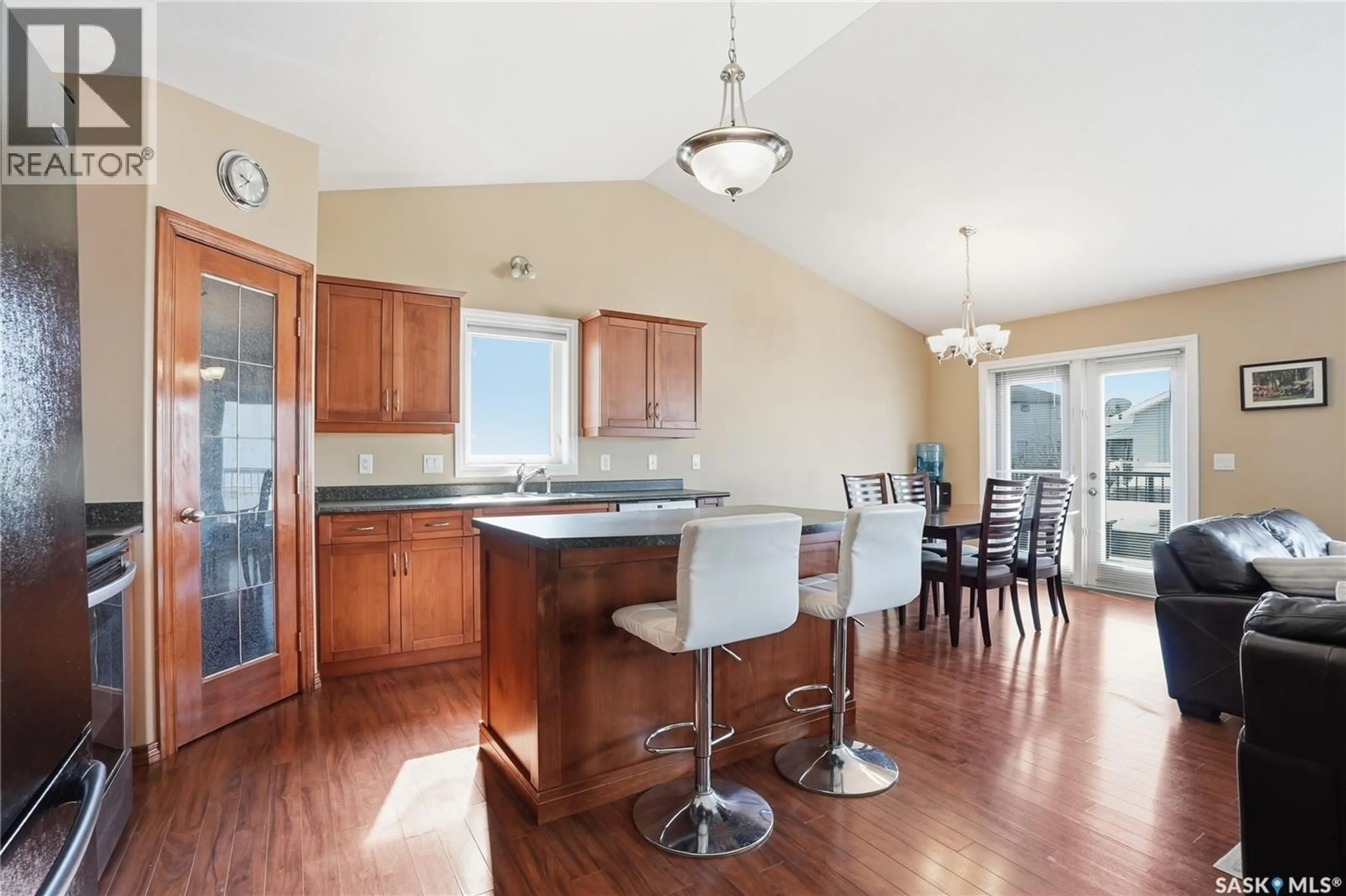Open concept kitchen, unknown for 102 KEEDWELL STREET, Saskatoon Saskatchewan S7W1B4
