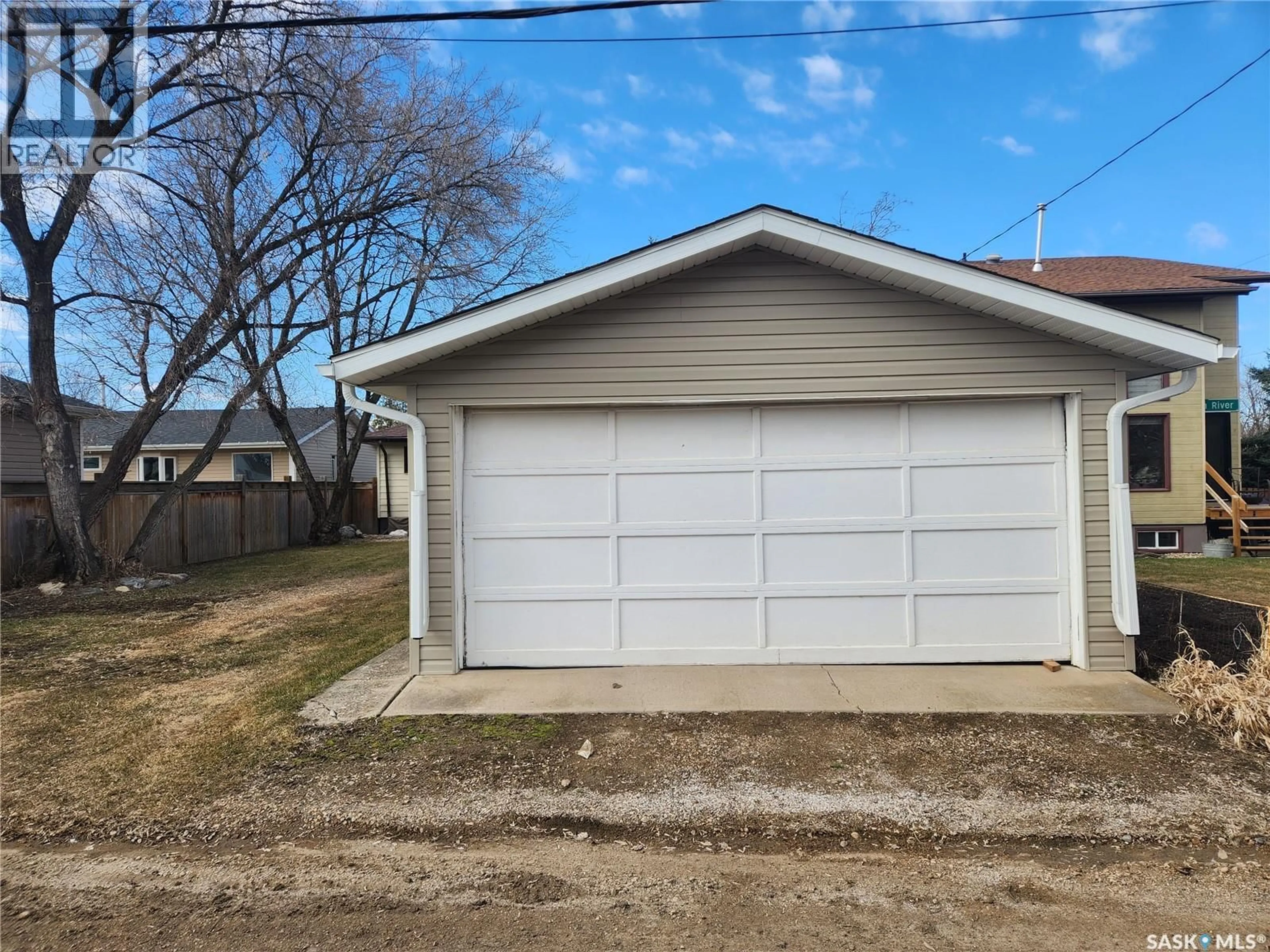 Indoor garage for 1018 108TH AVENUE, Tisdale Saskatchewan S0E1T0